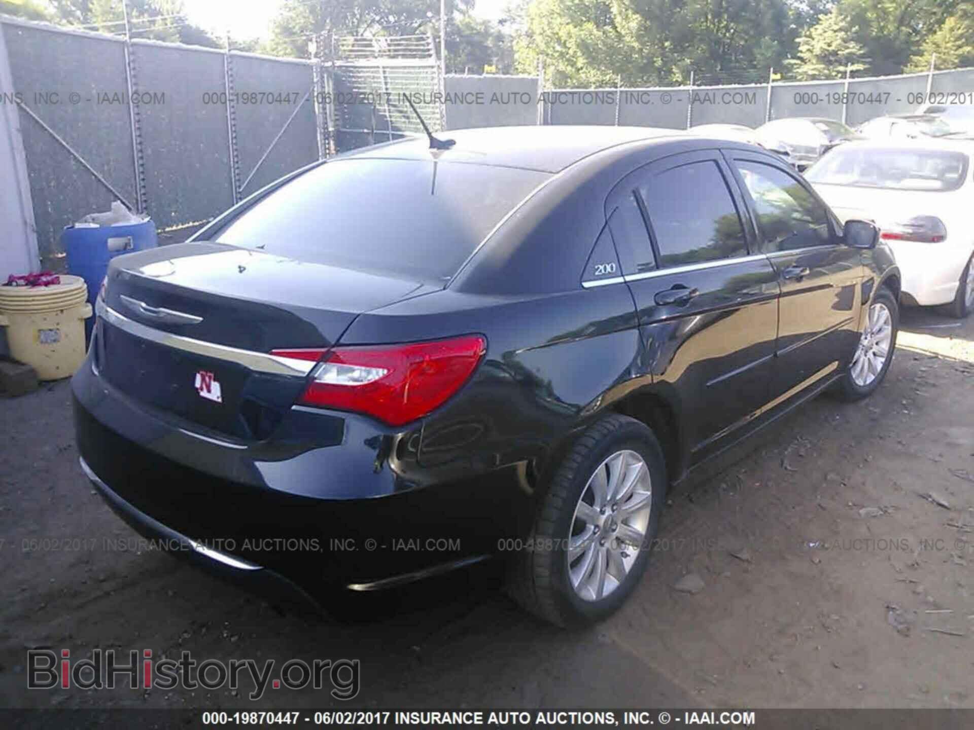 2012 Chrysler 200 - VIN: 1C3CCBBB3CN205094 - Photo 4