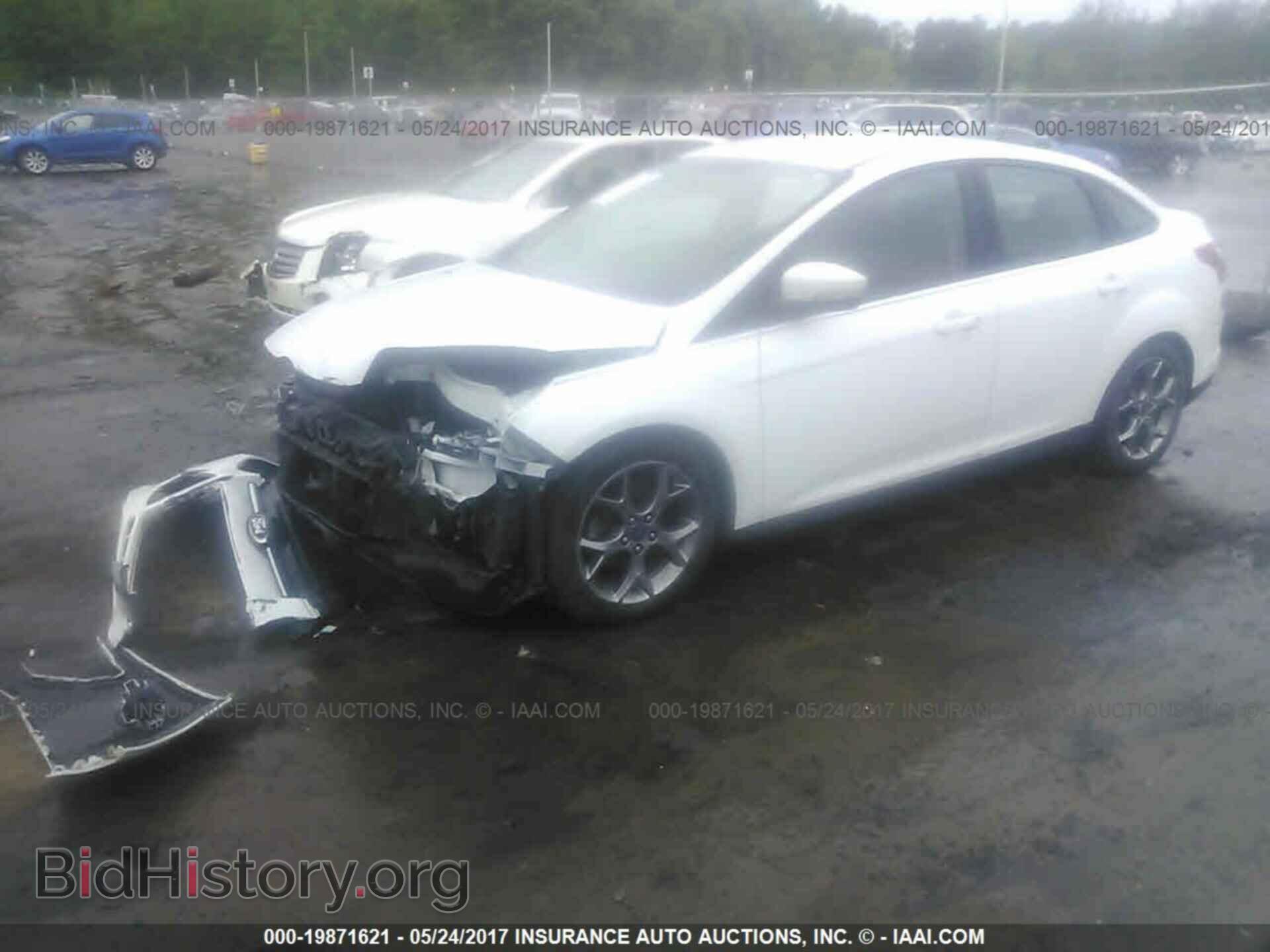2014 Ford Focus - VIN: 1FADP3F25EL337332 - Photo 2