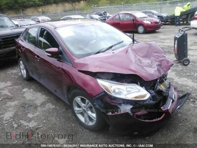 2014 Ford FOCUS, красный — VIN 1FADP3F22EL427585, IAAI