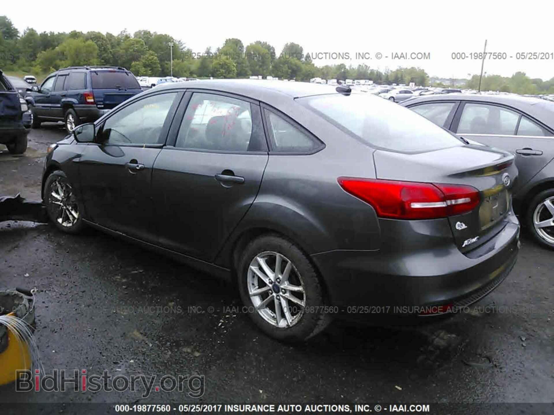 2015 Ford Focus - VIN: 1FADP3F2XFL243139 - Фото 3