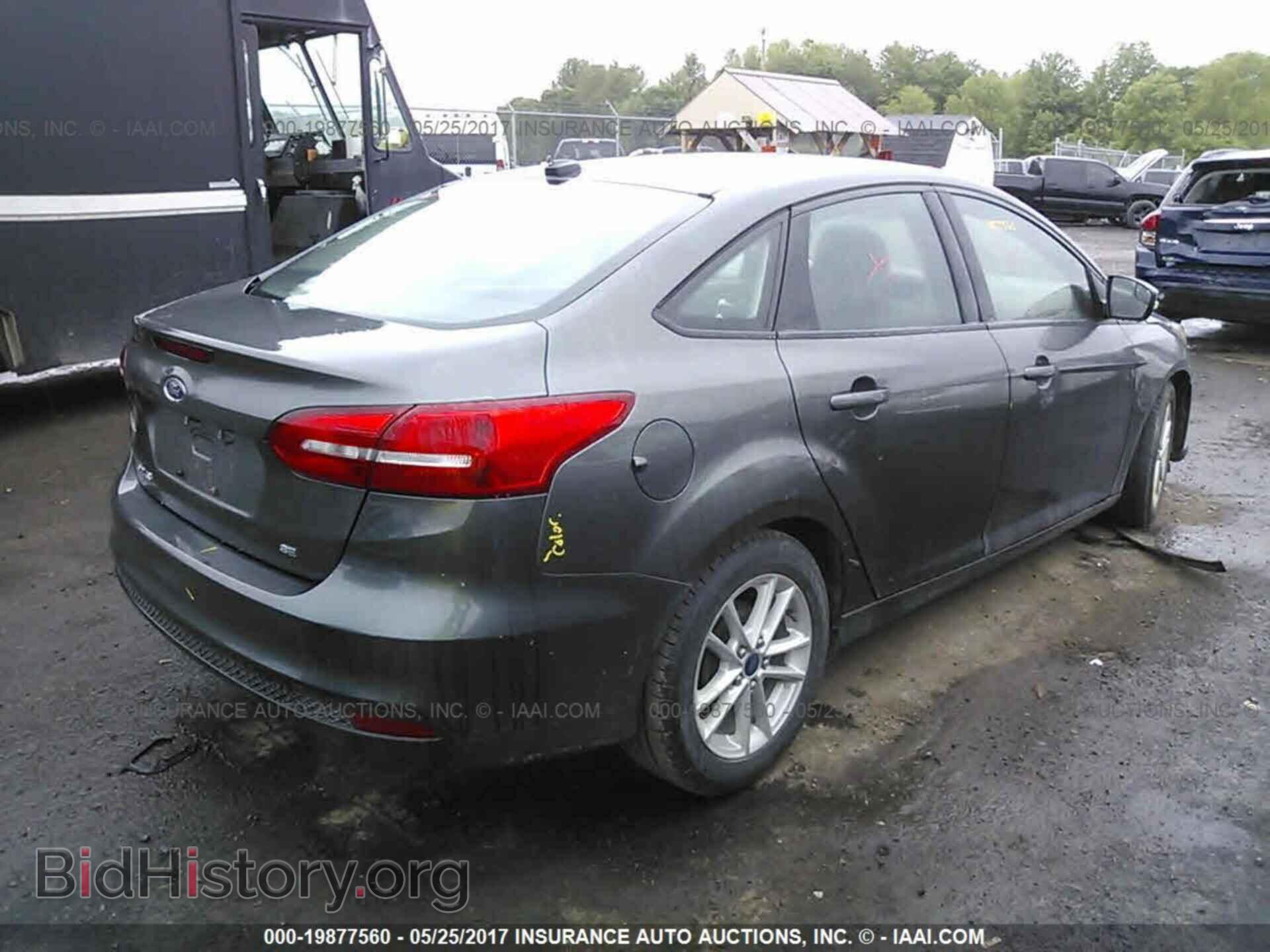 2015 Ford Focus - VIN: 1FADP3F2XFL243139 - Фото 4