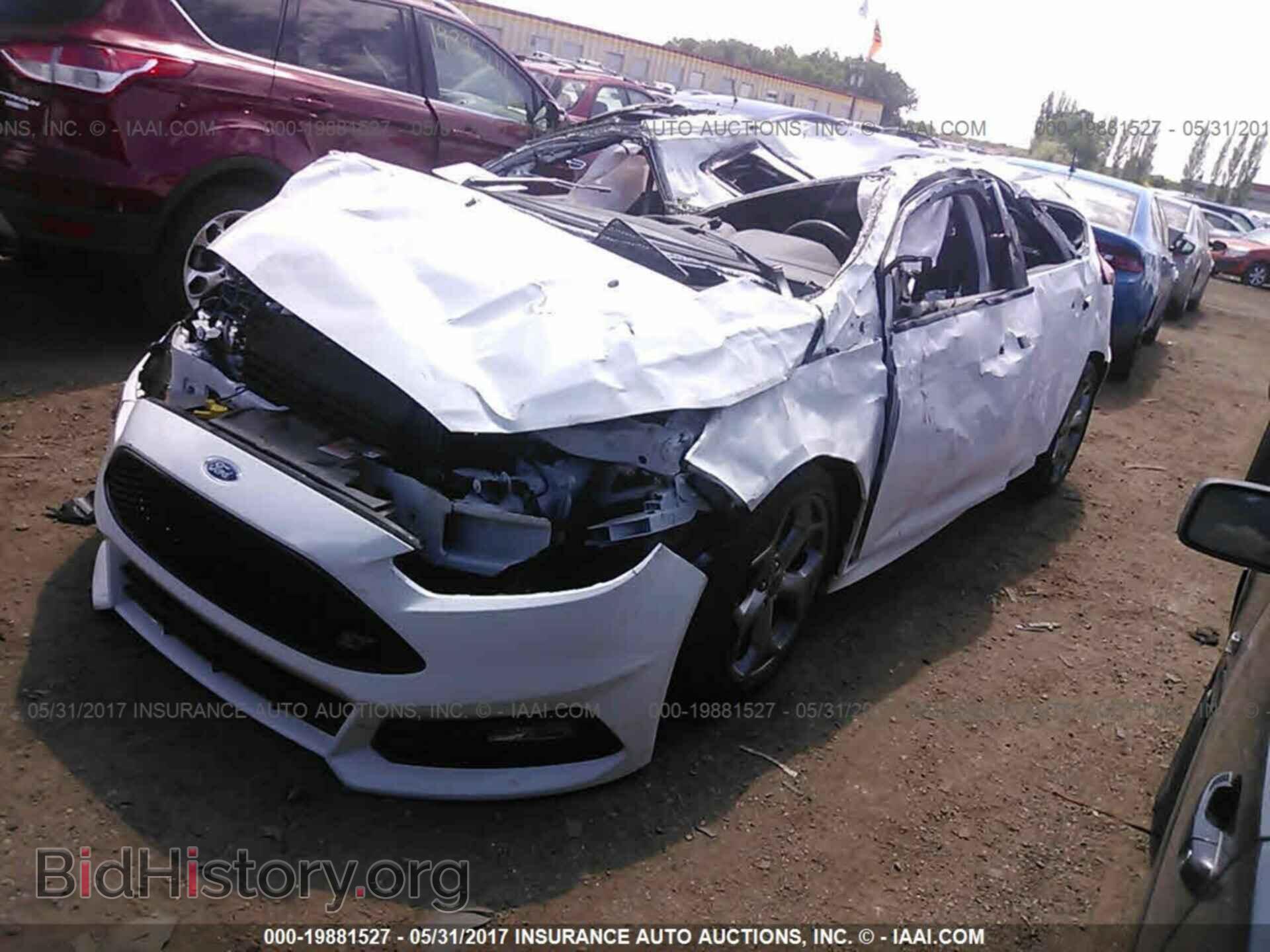 2016 Ford Focus - VIN: 1FADP3L96GL361580 - Photo 2