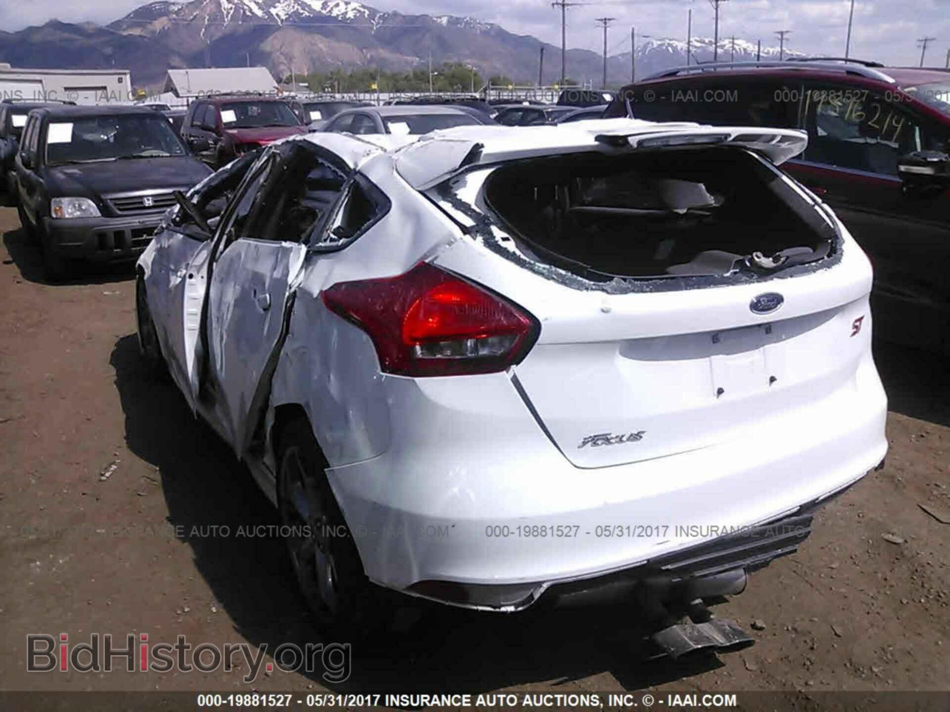 2016 Ford Focus - VIN: 1FADP3L96GL361580 - Photo 3
