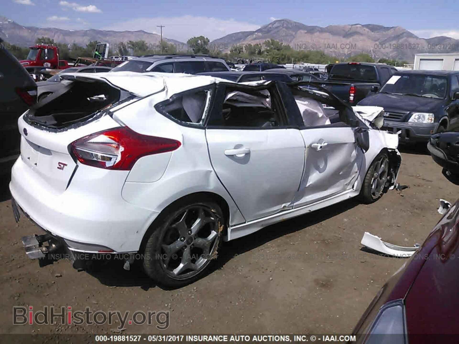 2016 Ford Focus - VIN: 1FADP3L96GL361580 - Photo 4