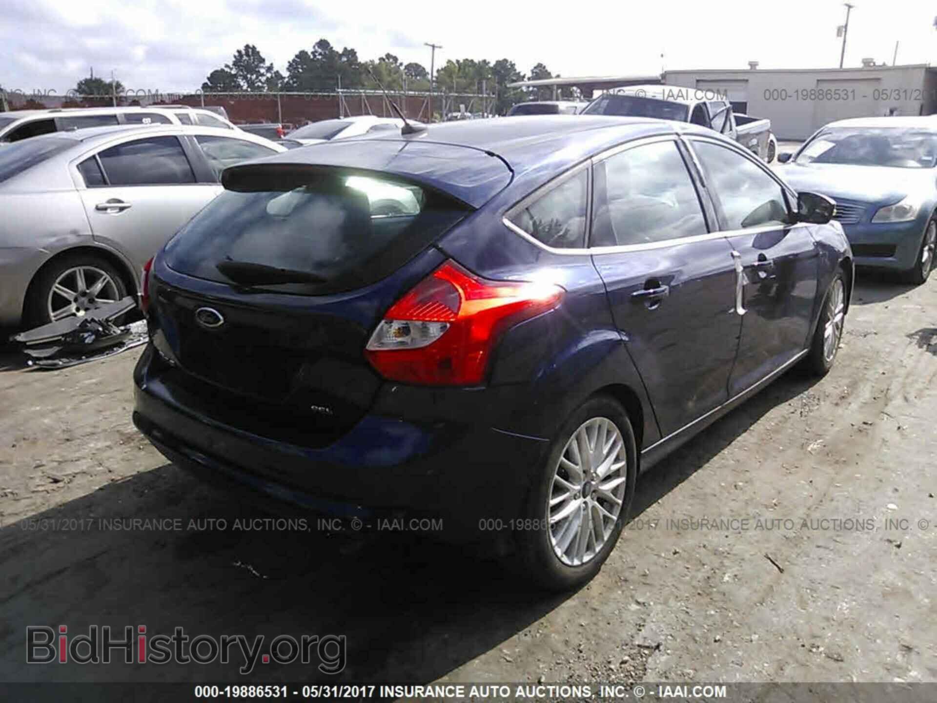 2012 Ford Focus - VIN: 1FAHP3M23CL146624 - Photo 4