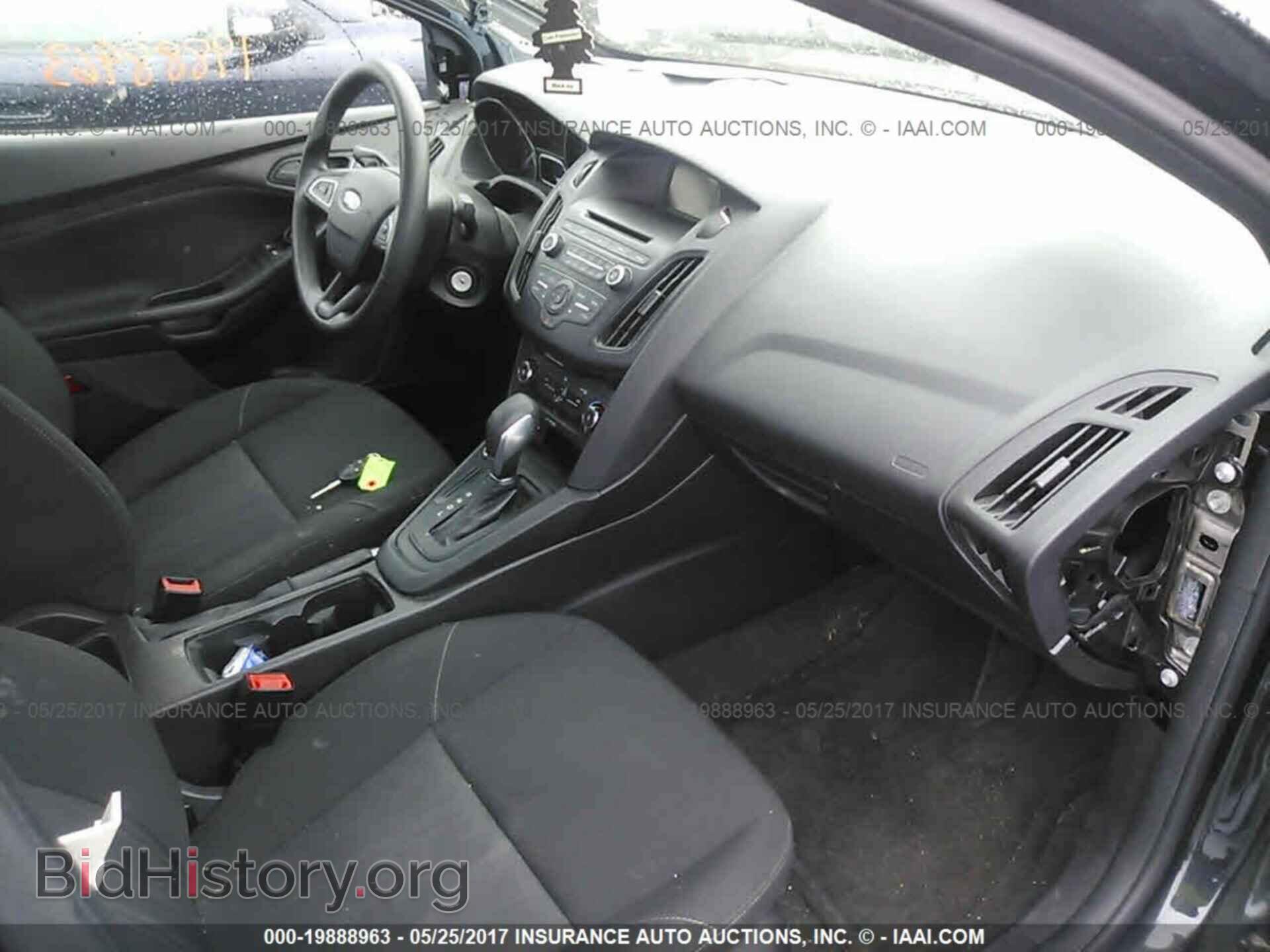 2015 Ford Focus - VIN: 1FADP3E22FL272765 - Photo 5