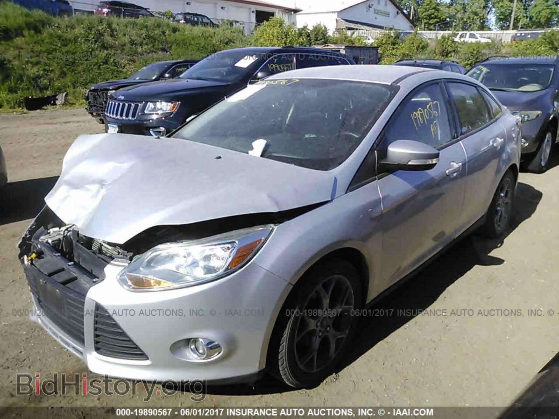 2013 Ford Focus - VIN: 1FADP3F20DL227741 - Фото 2