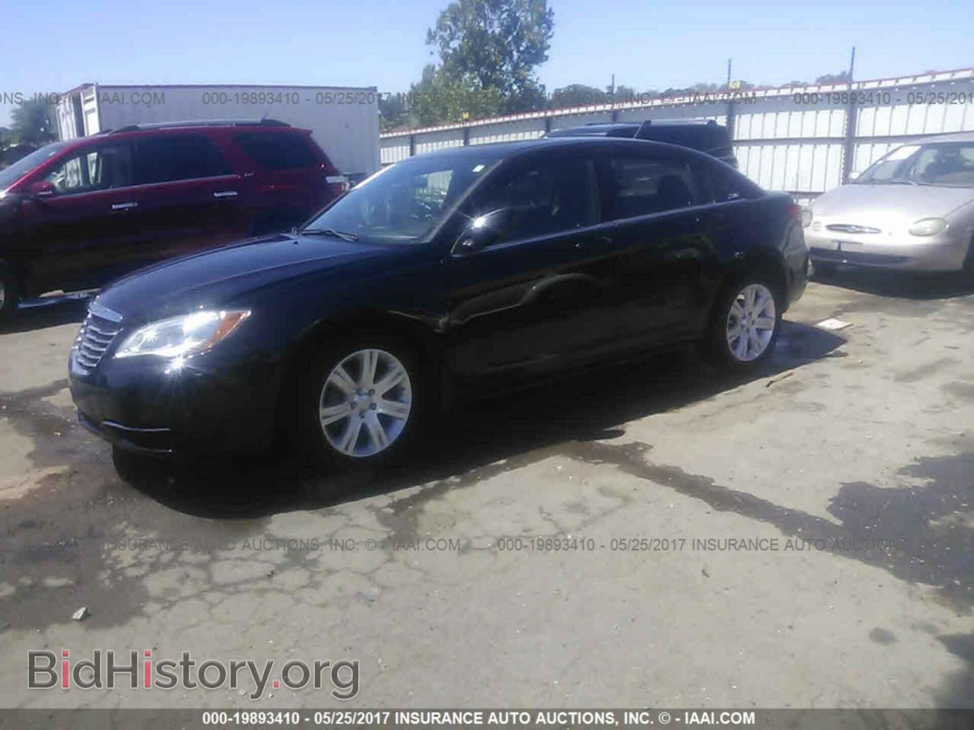 2013 Chrysler 200 - VIN: 1C3CCBBB5DN684992 - Photo 2