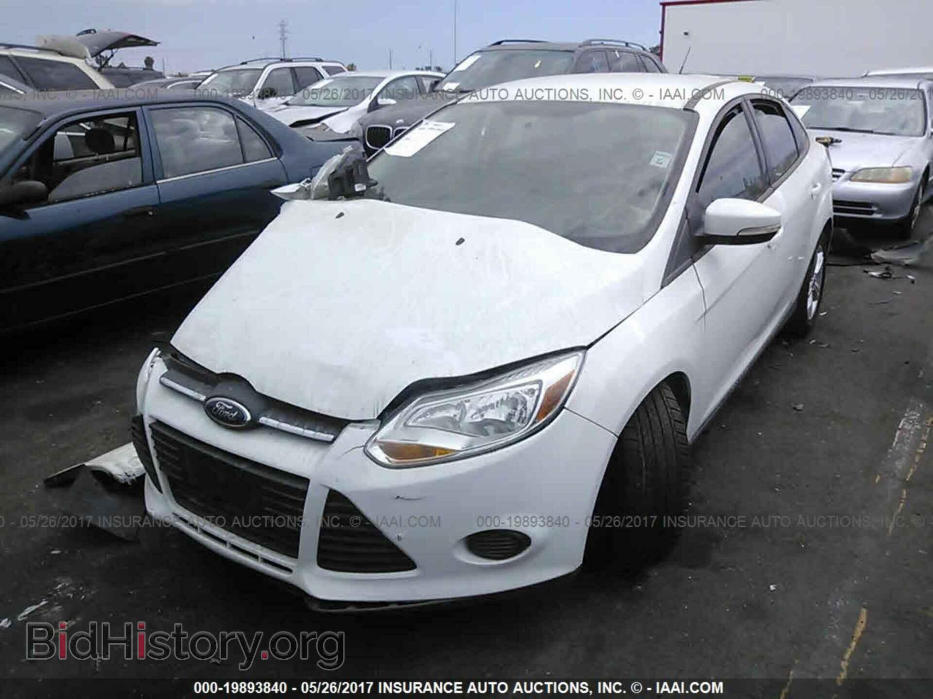 2014 Ford Focus - VIN: 1FADP3F2XEL242135 - Photo 2