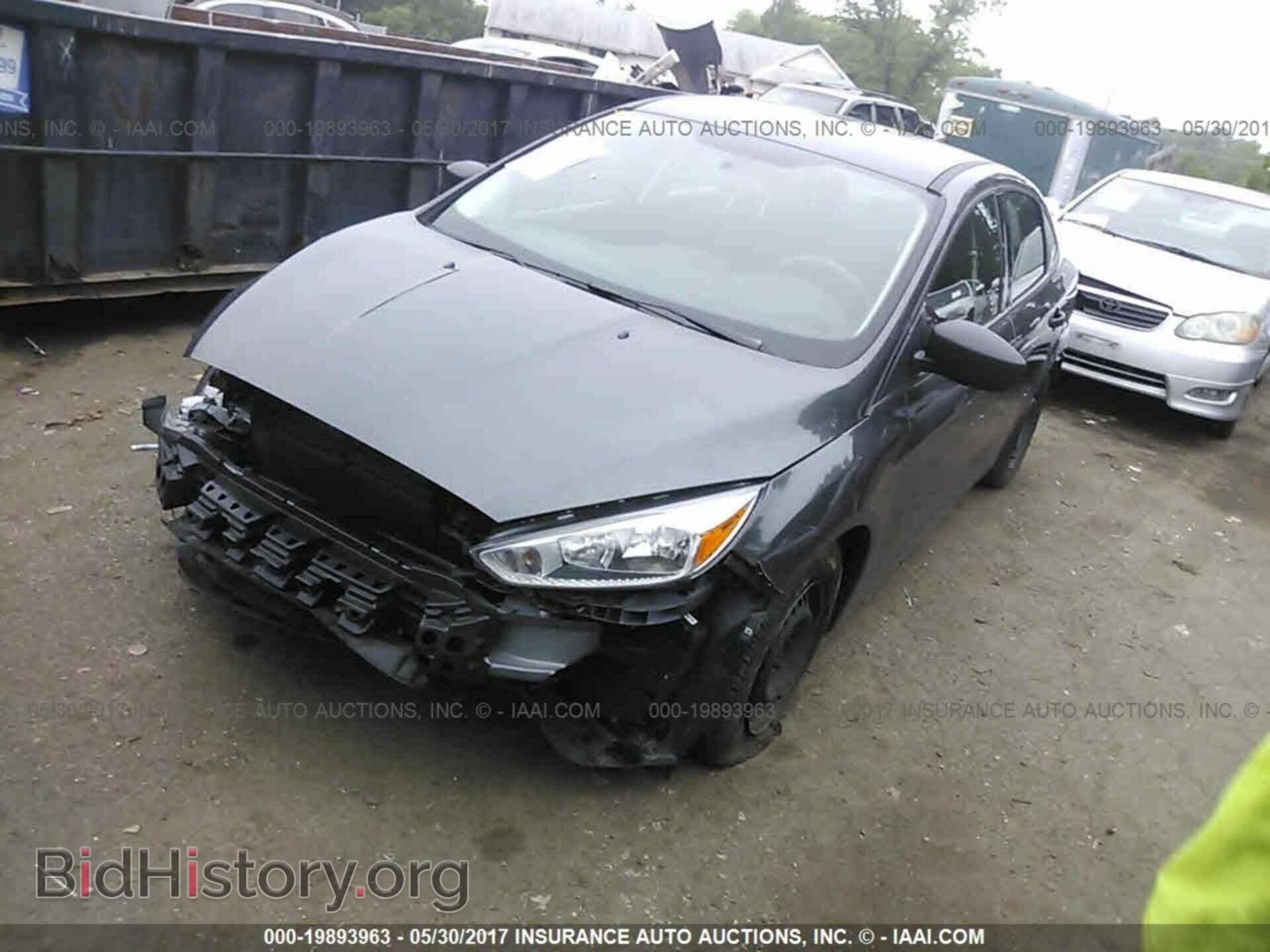 2016 Ford Focus - VIN: 1FADP3E25GL368181 - Фото 2