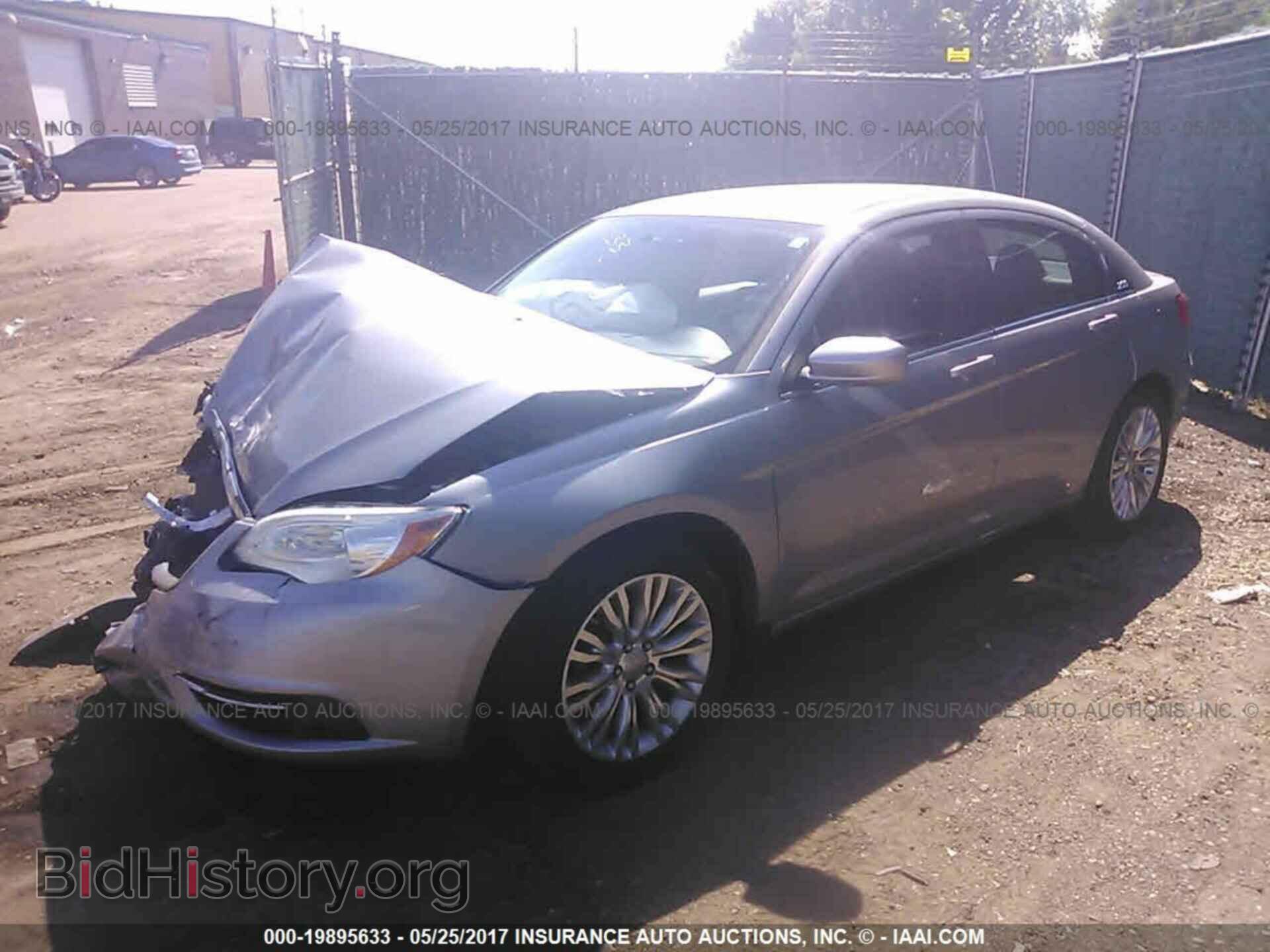 2013 Chrysler 200 - VIN: 1C3CCBAB9DN670644 - Photo 2