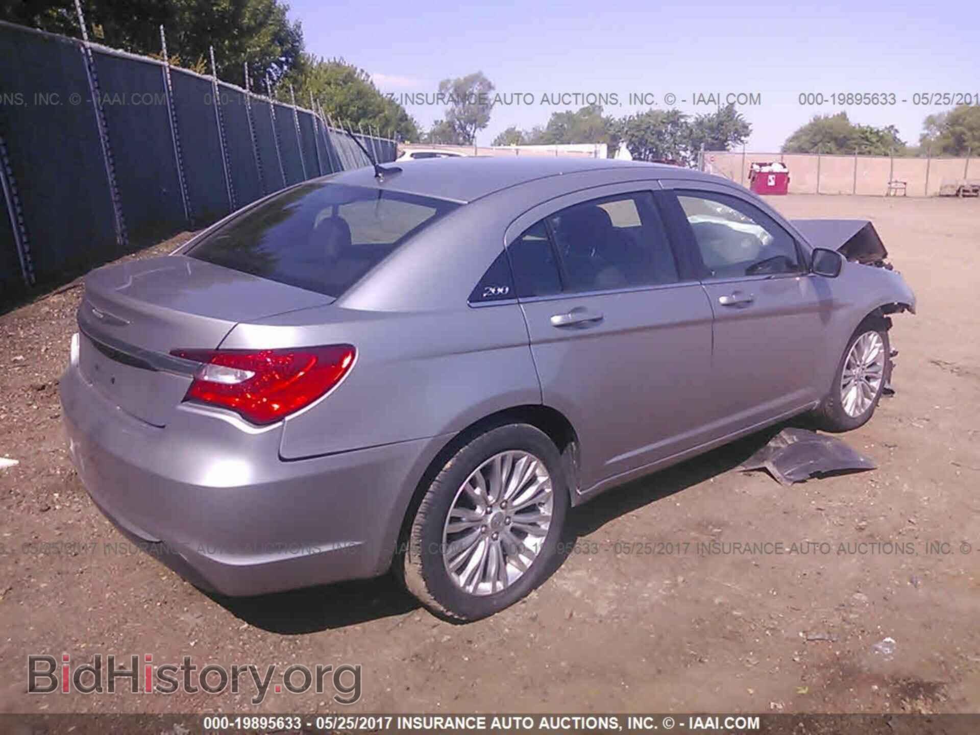 2013 Chrysler 200 - VIN: 1C3CCBAB9DN670644 - Photo 4