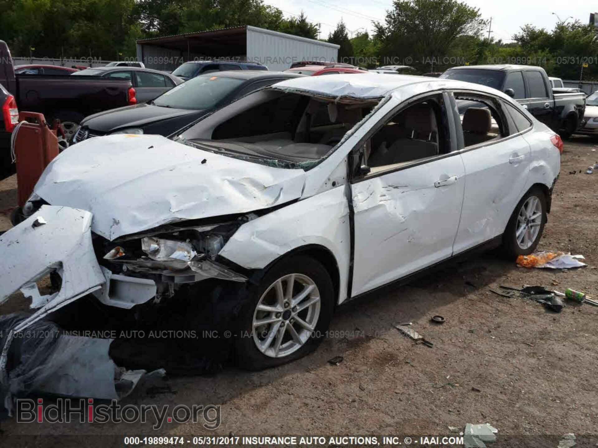 2015 Ford Focus - VIN: 1FADP3F24FL300077 - Photo 2