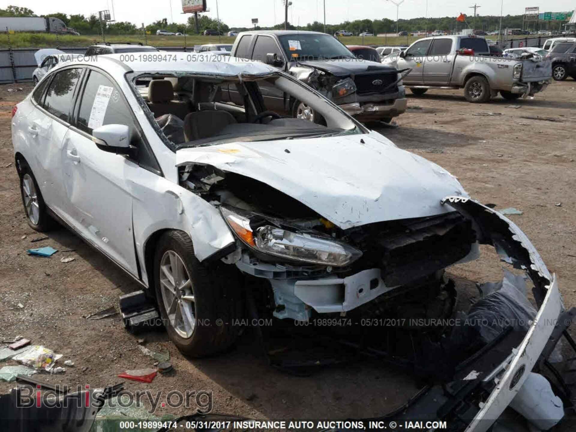 2015 Ford Focus - VIN: 1FADP3F24FL300077 - Photo 6