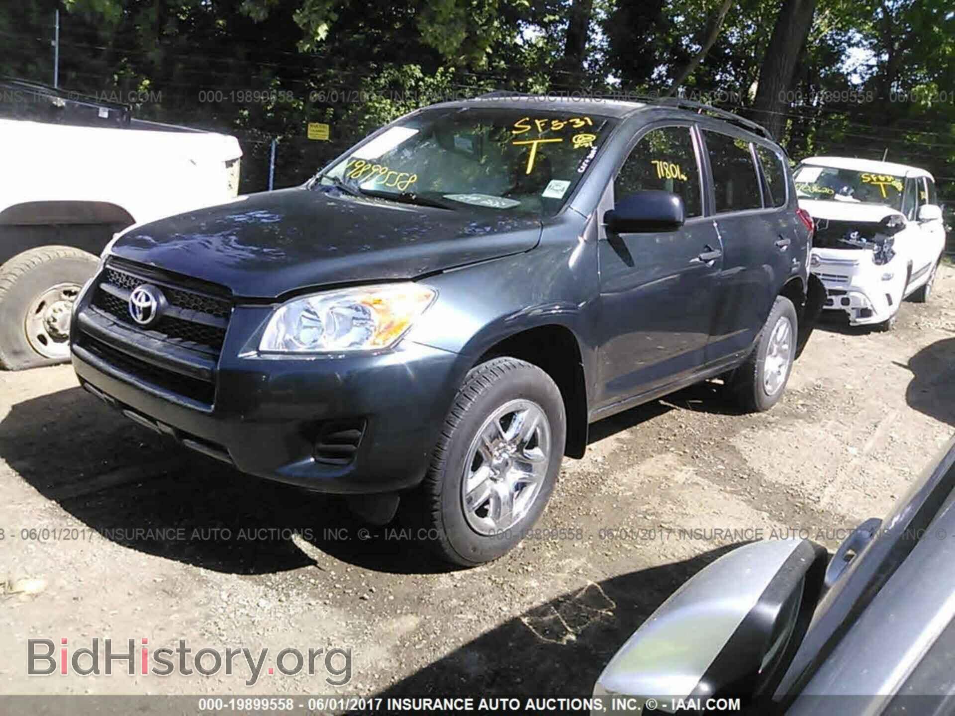 2012 Toyota Rav4 - VIN: 2T3KF4DV6CW123788 - Фото 2
