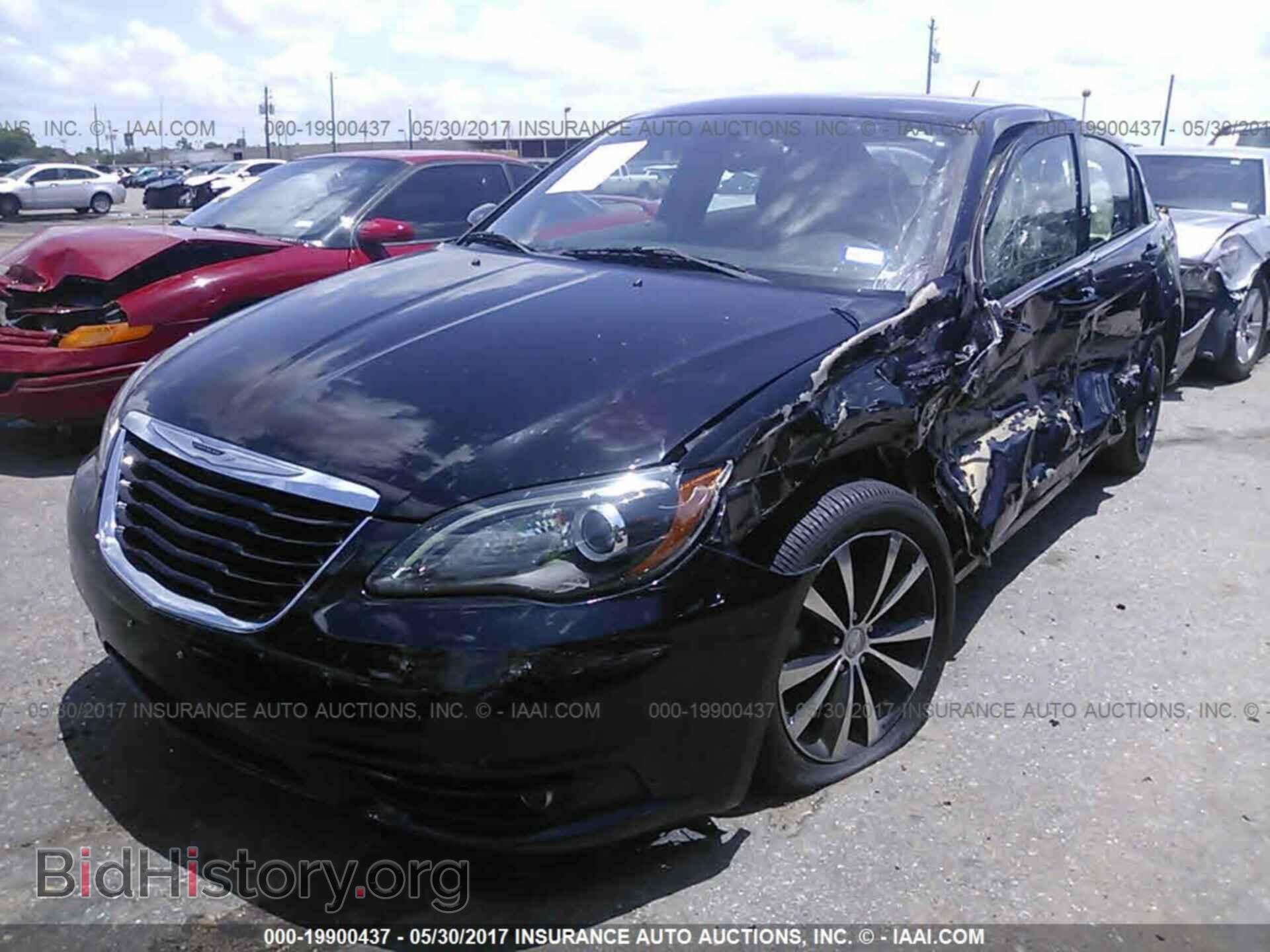 2013 Chrysler 200 - VIN: 1C3CCBBB2DN539473 - Фото 2