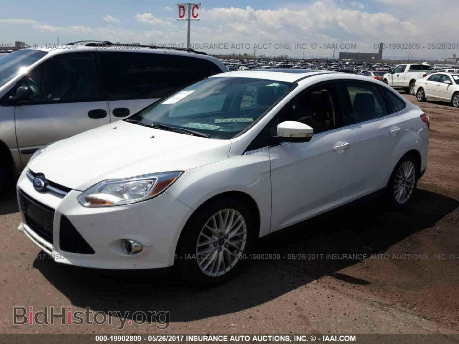 2012 Ford Focus - VIN: 1FAHP3H28CL141297 - Photo 2
