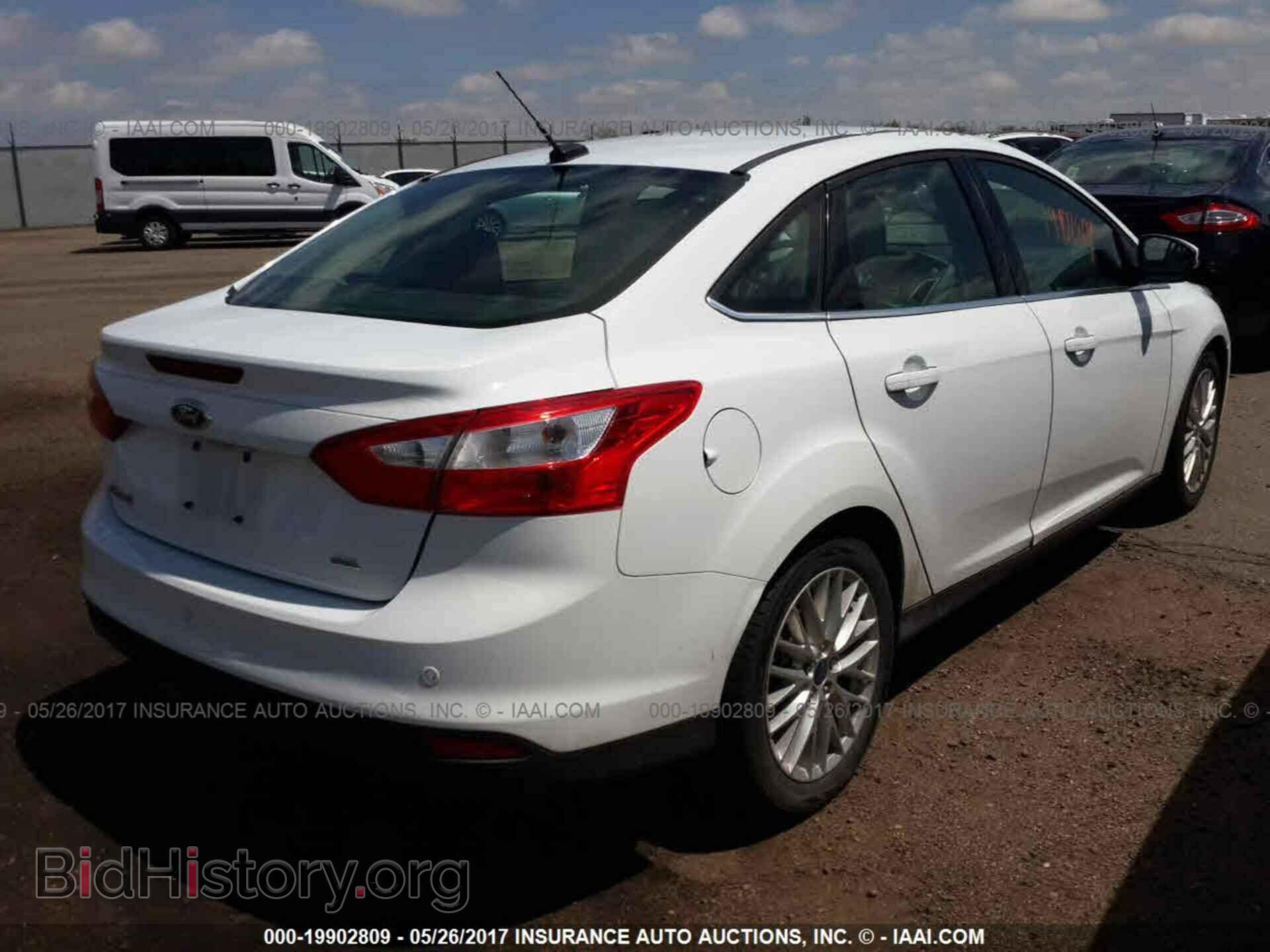 2012 Ford Focus - VIN: 1FAHP3H28CL141297 - Photo 4