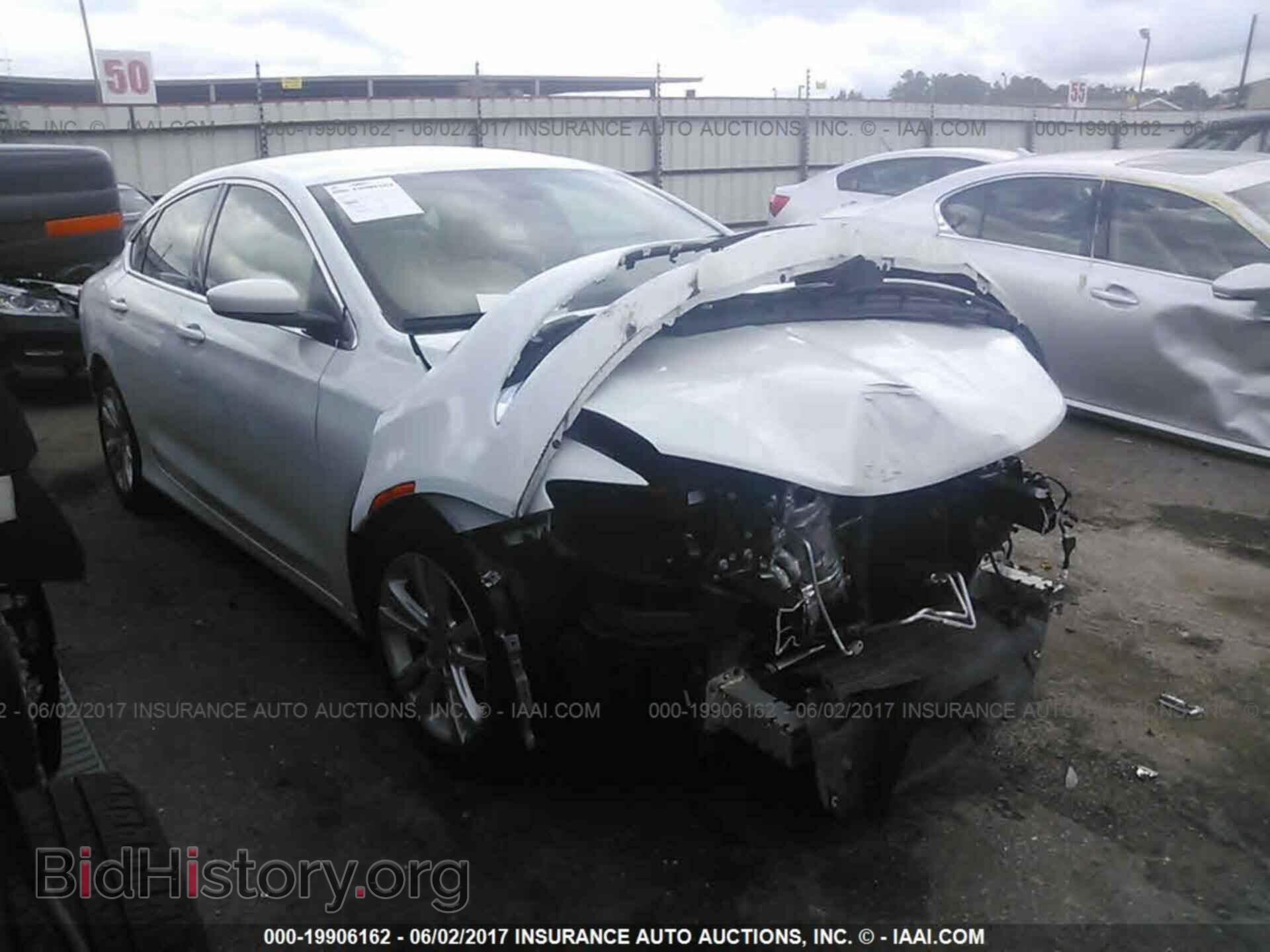 Photo 1C3CCCAB4FN700304 - Chrysler 200 2015