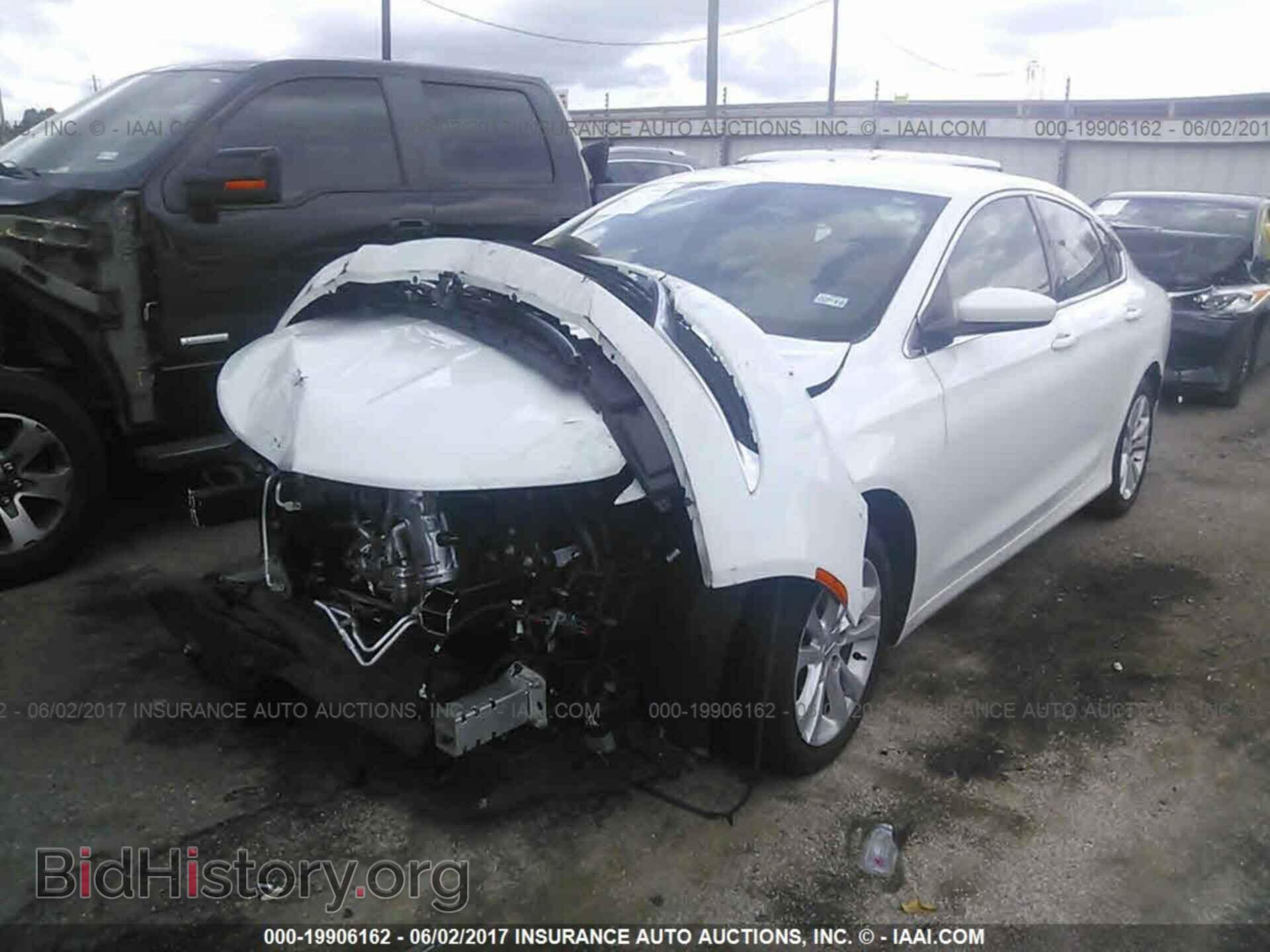 2015 Chrysler 200 - VIN: 1C3CCCAB4FN700304 - Photo 2
