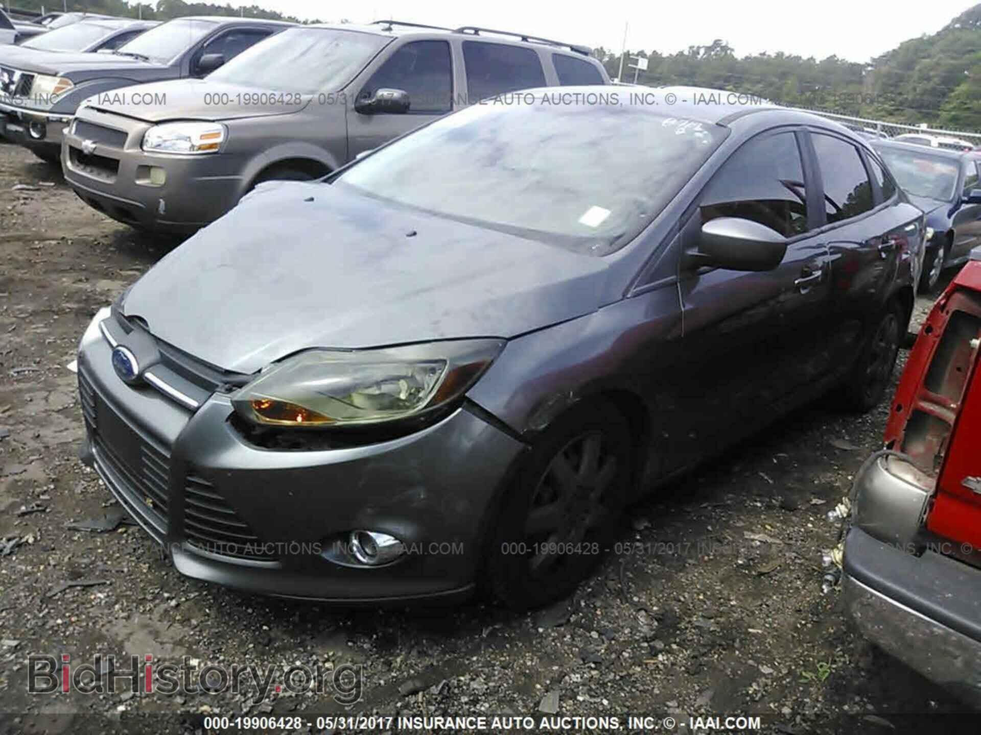 2012 Ford Focus - VIN: 1FAHP3F26CL122170 - Фото 2