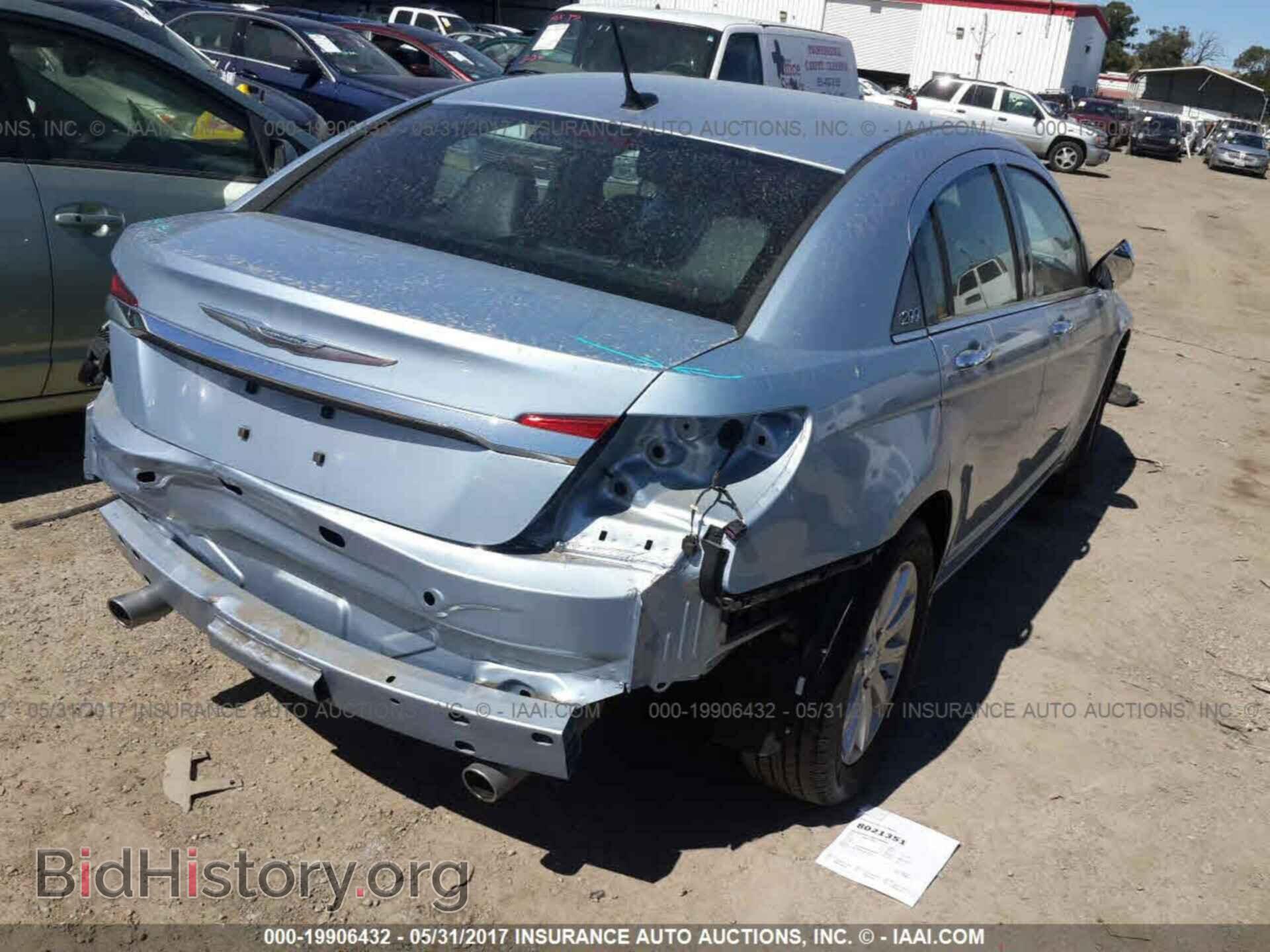 2013 Chrysler 200 - VIN: 1C3CCBCG4DN526136 - Фото 4