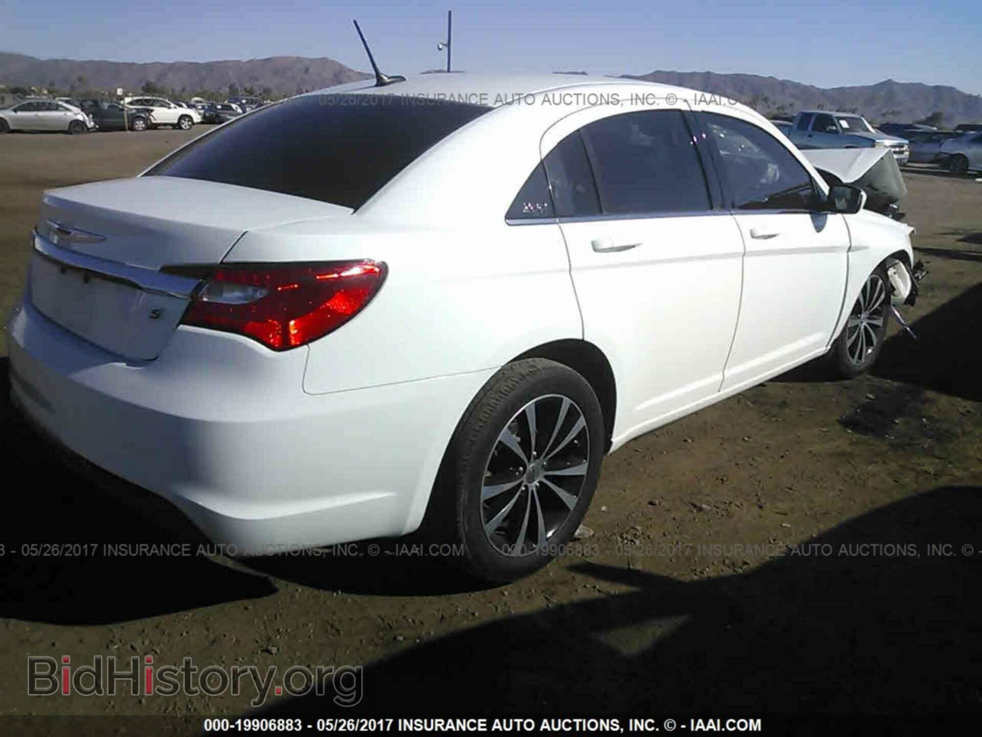 2014 Chrysler 200 - VIN: 1C3CCBCGXEN103546 - Фото 4