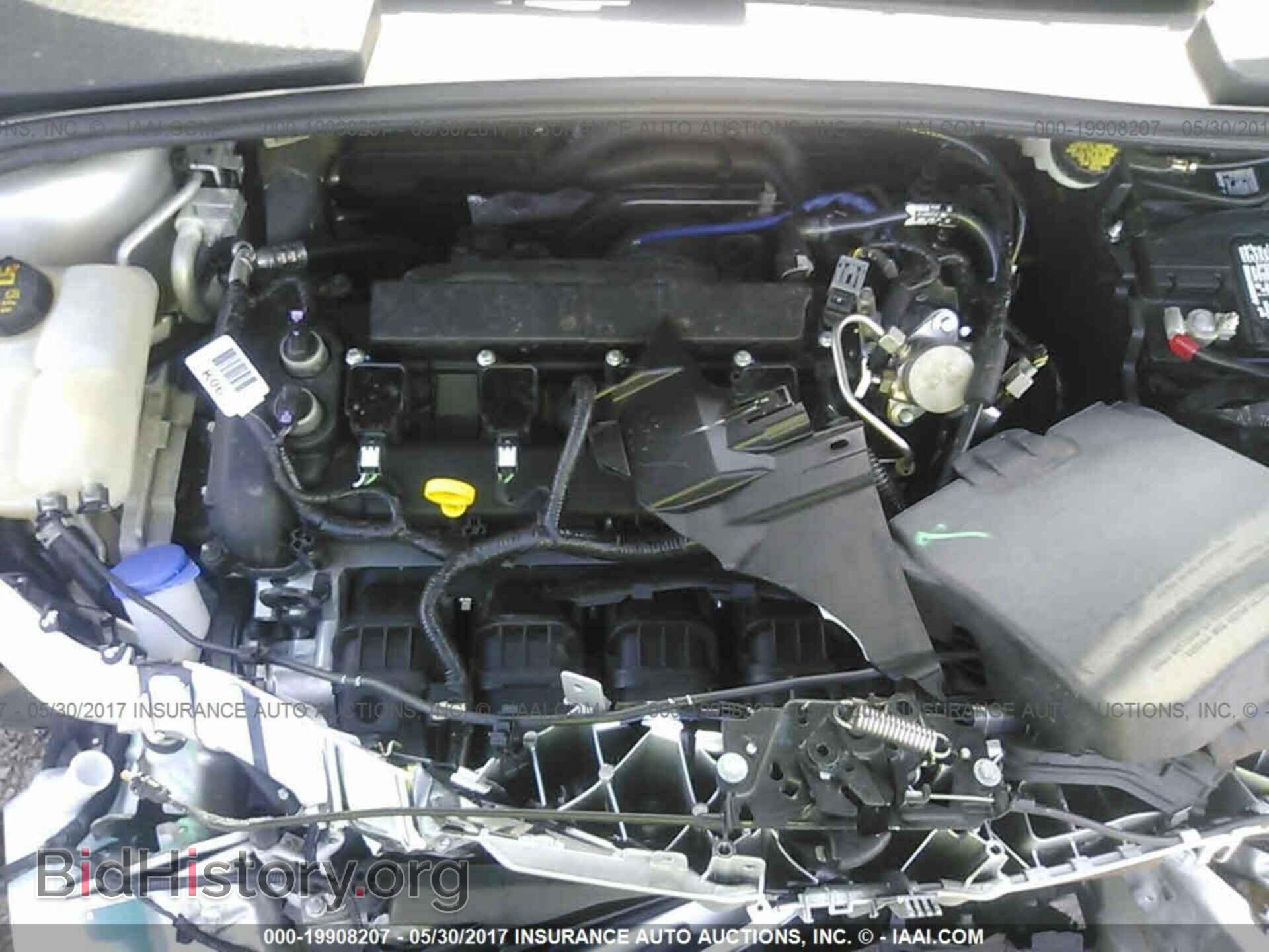 2016 Ford Focus - VIN: 1FADP3E28GL328242 - Photo 10
