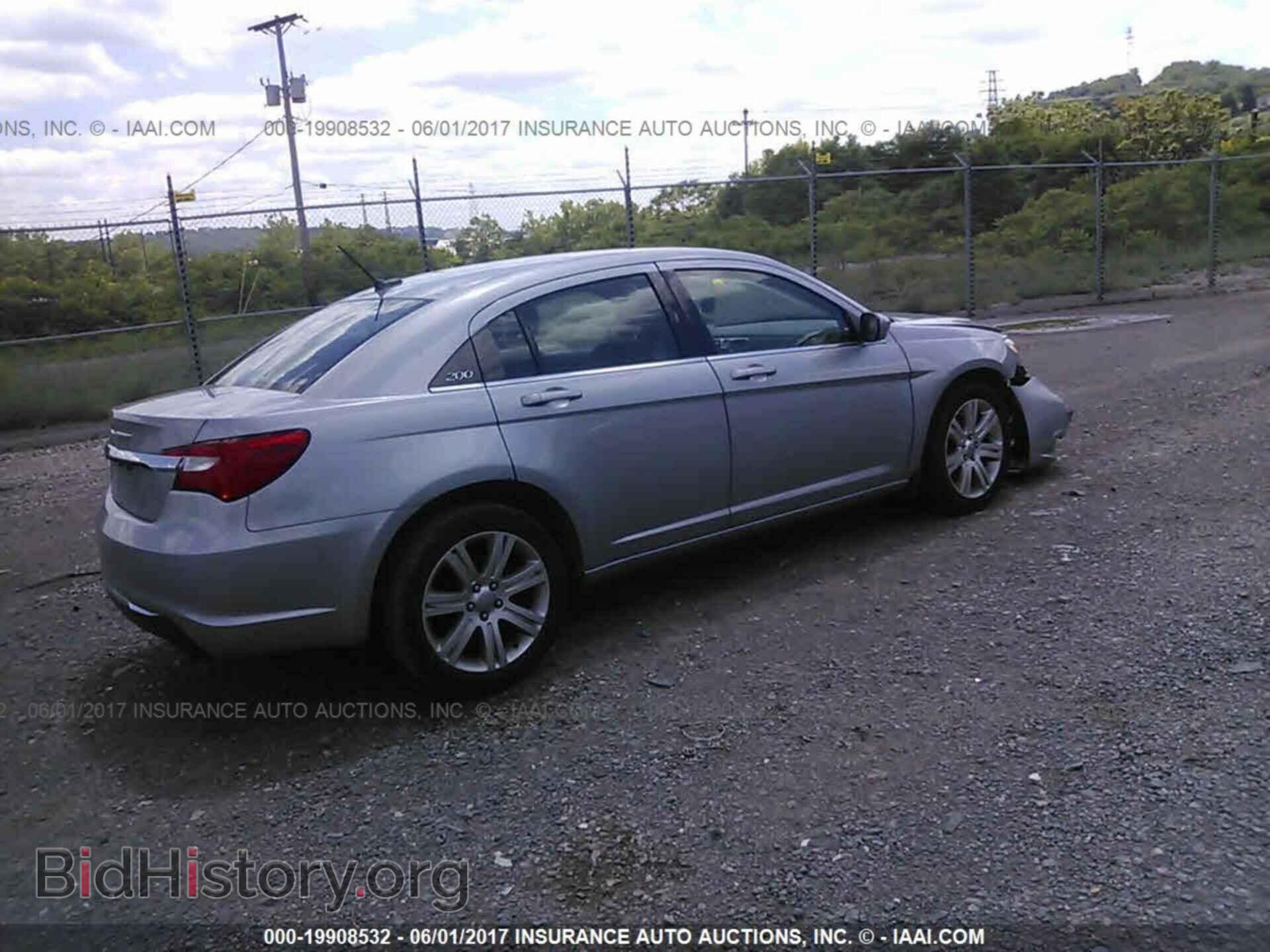 2013 Chrysler 200 - VIN: 1C3CCBAB8DN761825 - Photo 4