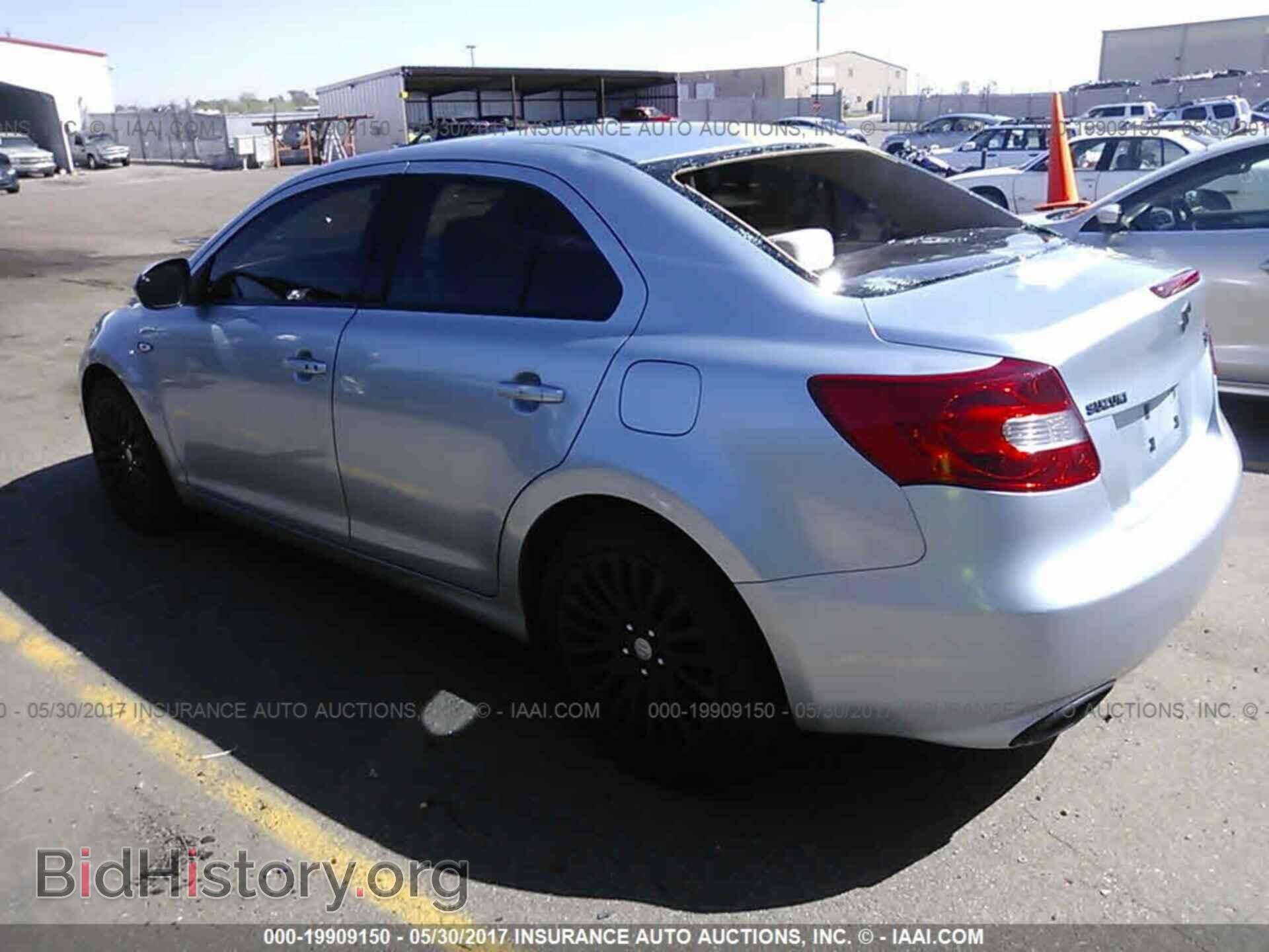 2011 Suzuki Kizashi - VIN: JS2RF9A37B6110374 - Фото 3