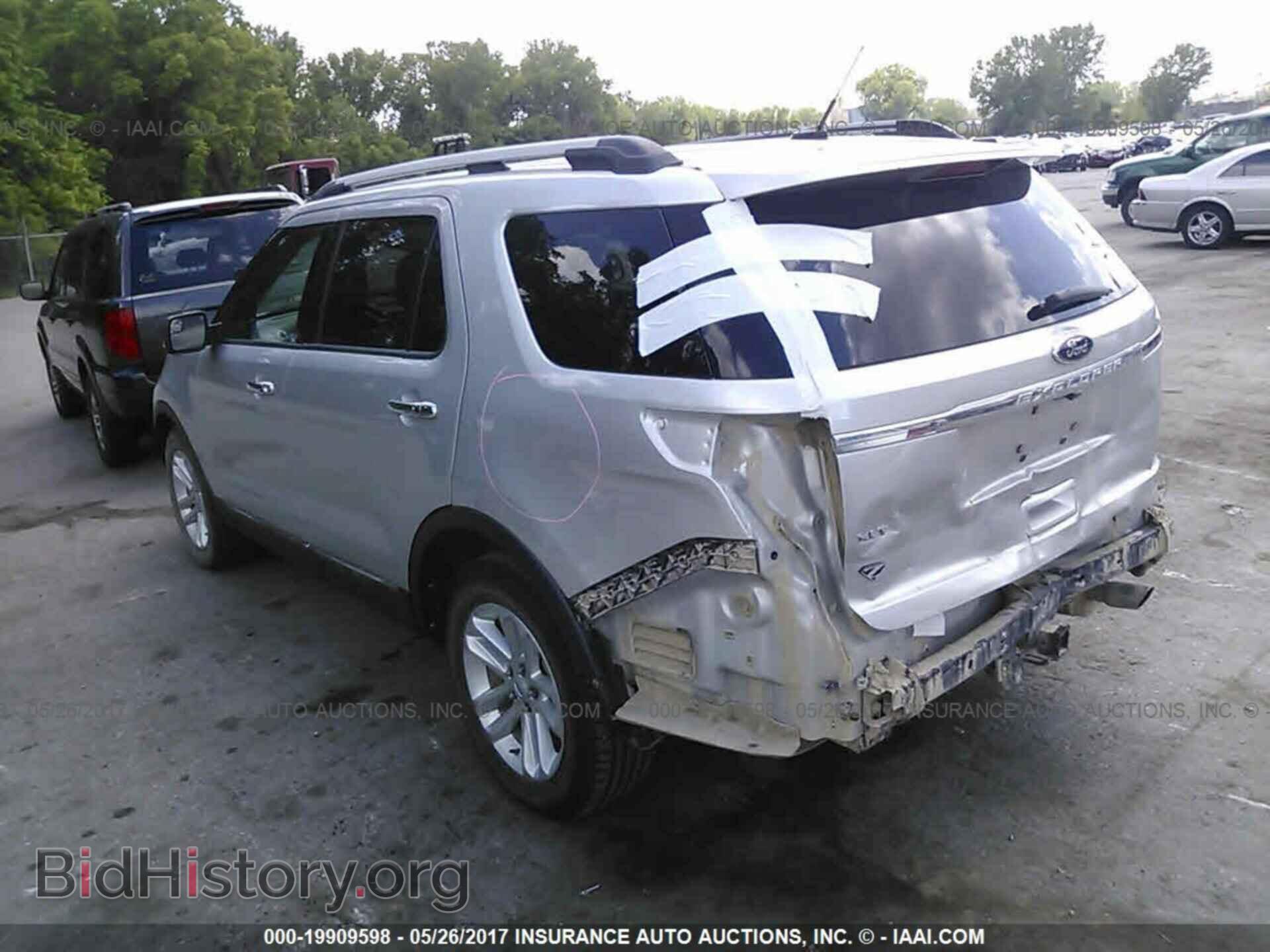 2012 Ford Explorer - VIN: 1FMHK7D82CGA16598 - Photo 3
