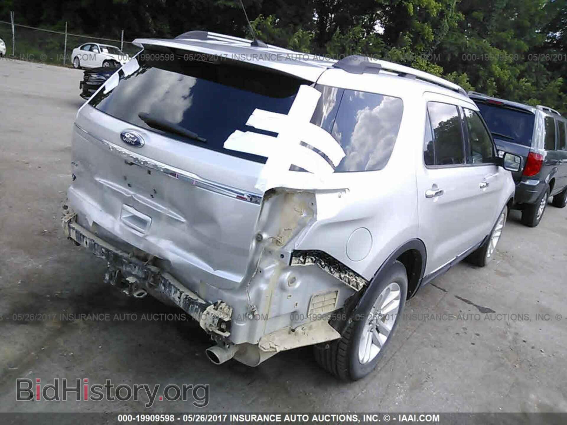 2012 Ford Explorer - VIN: 1FMHK7D82CGA16598 - Photo 4