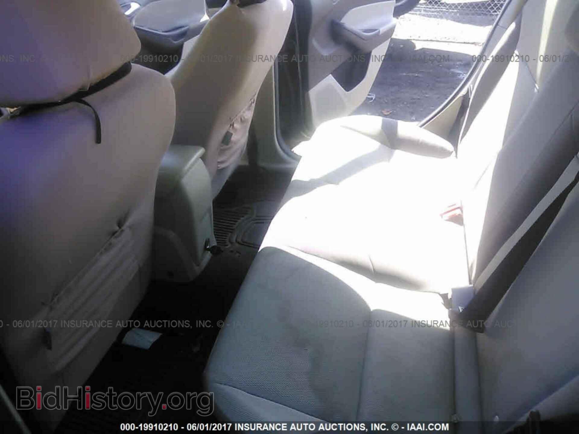 2012 Ford Focus - VIN: 1FAHP3F2XCL432323 - Photo 8