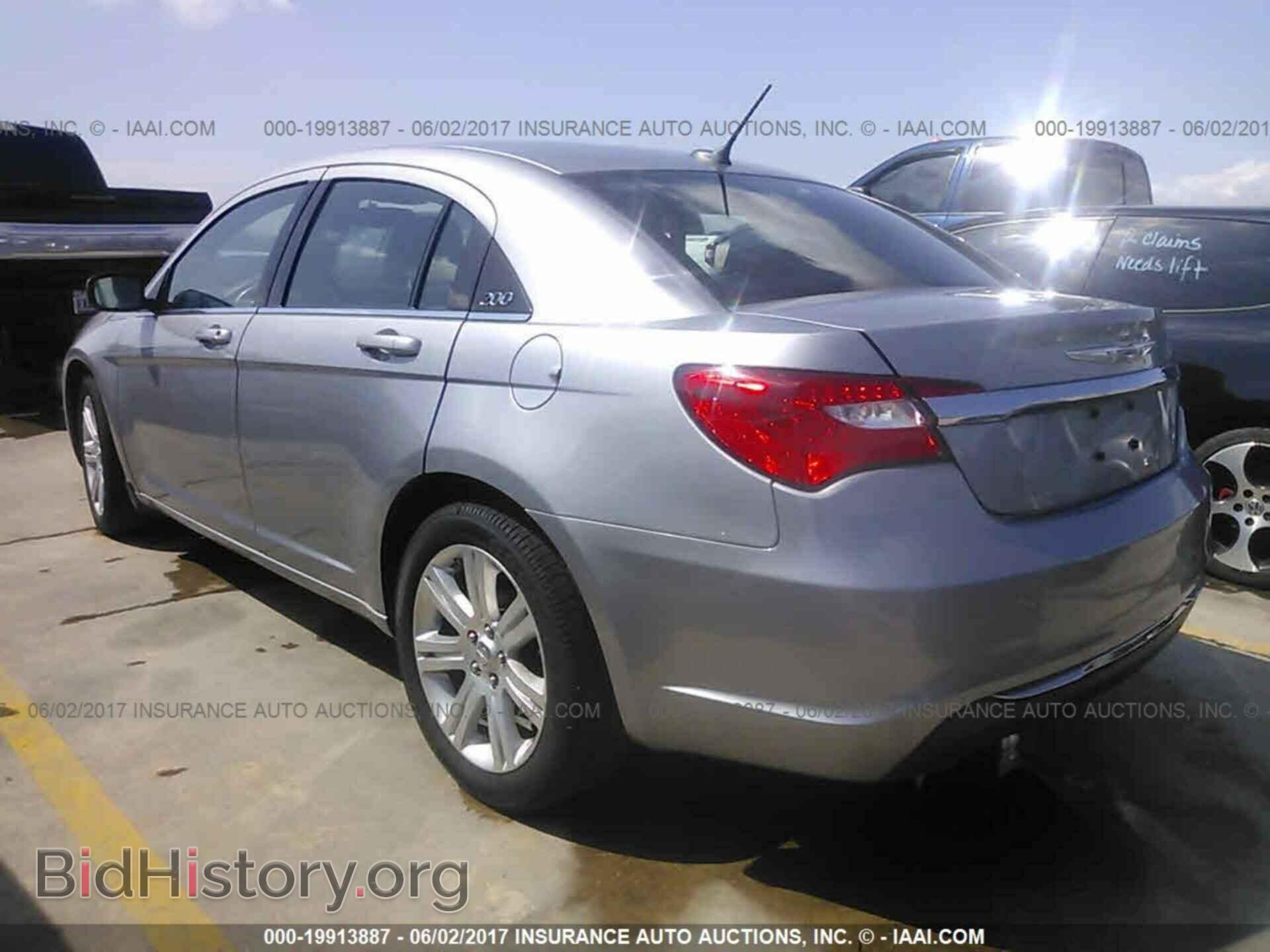 2014 Chrysler 200 - VIN: 1C3CCBBB4EN185103 - Photo 3