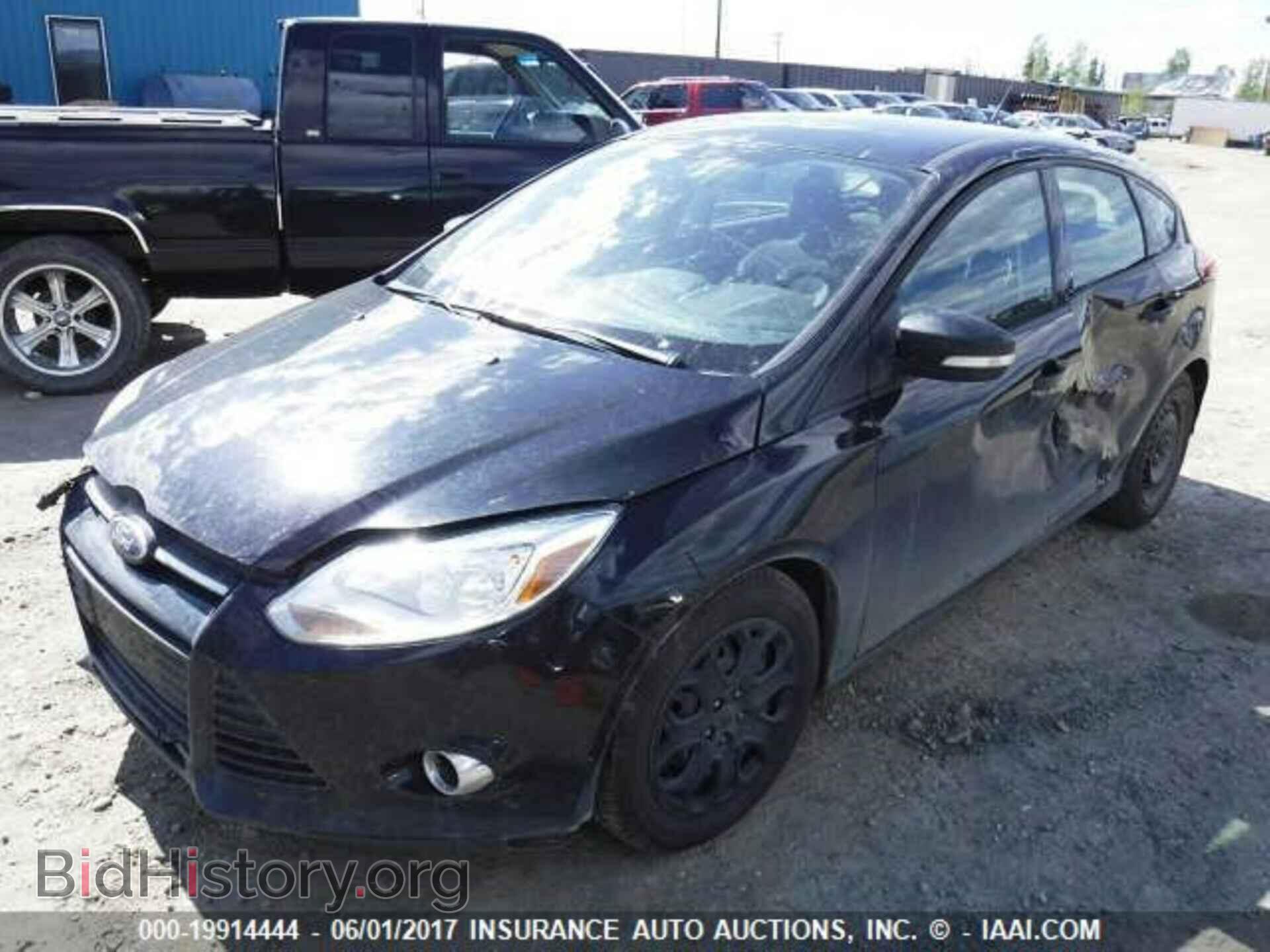 2012 Ford Focus - VIN: 1FAHP3K21CL216074 - Photo 2