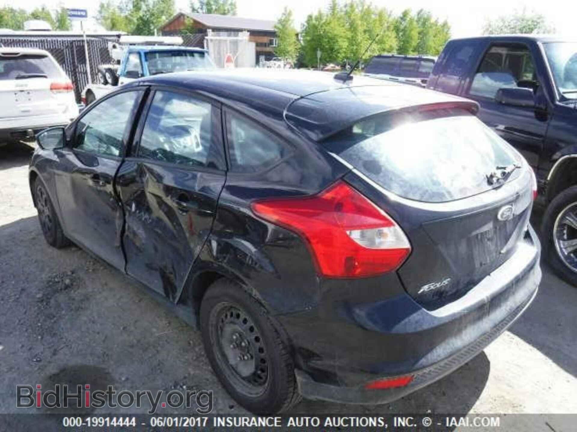 2012 Ford Focus - VIN: 1FAHP3K21CL216074 - Photo 3