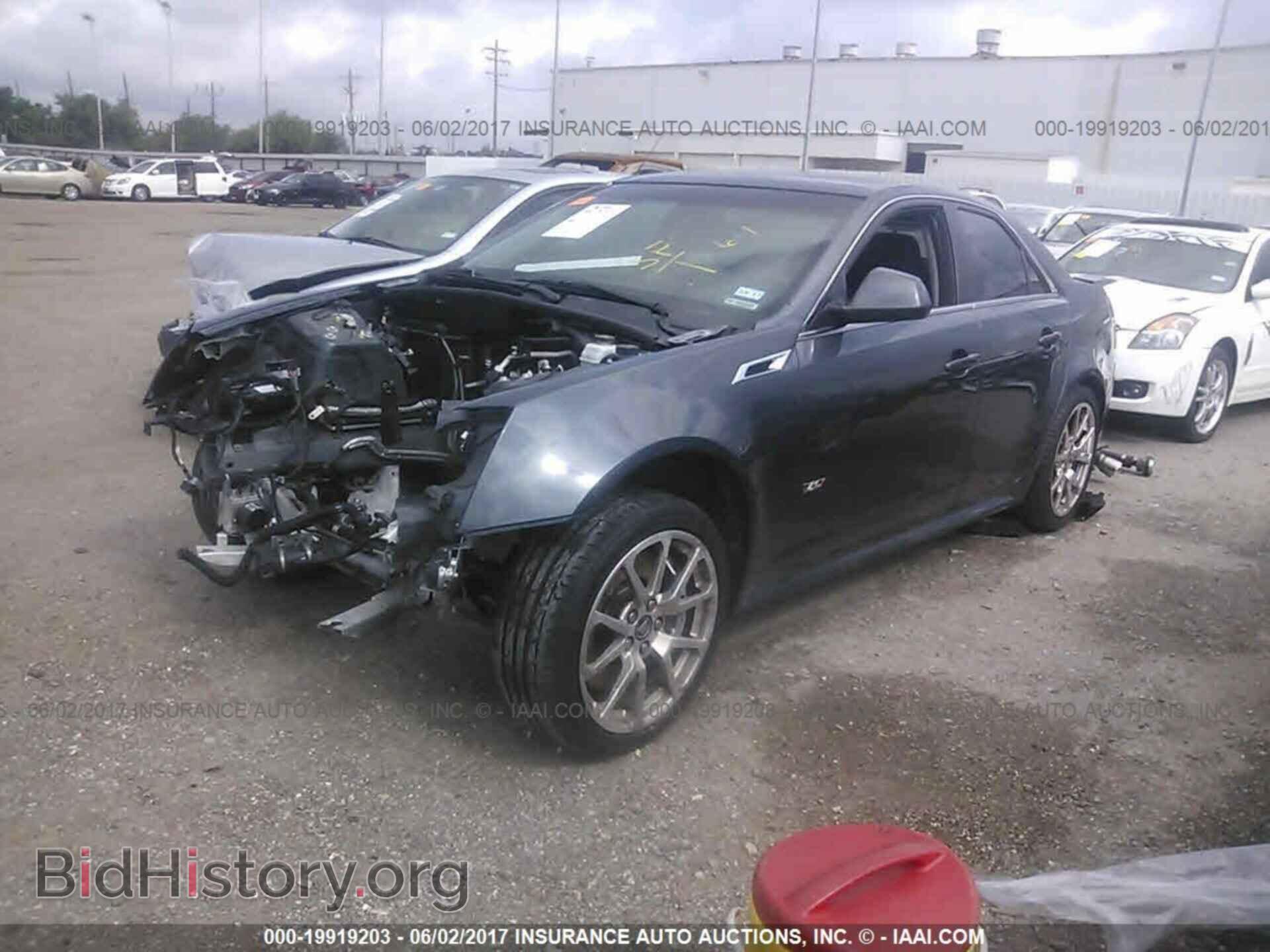 2011 Cadillac Cts-v - VIN: 1G6DV5EPXB0140407 - Фото 2