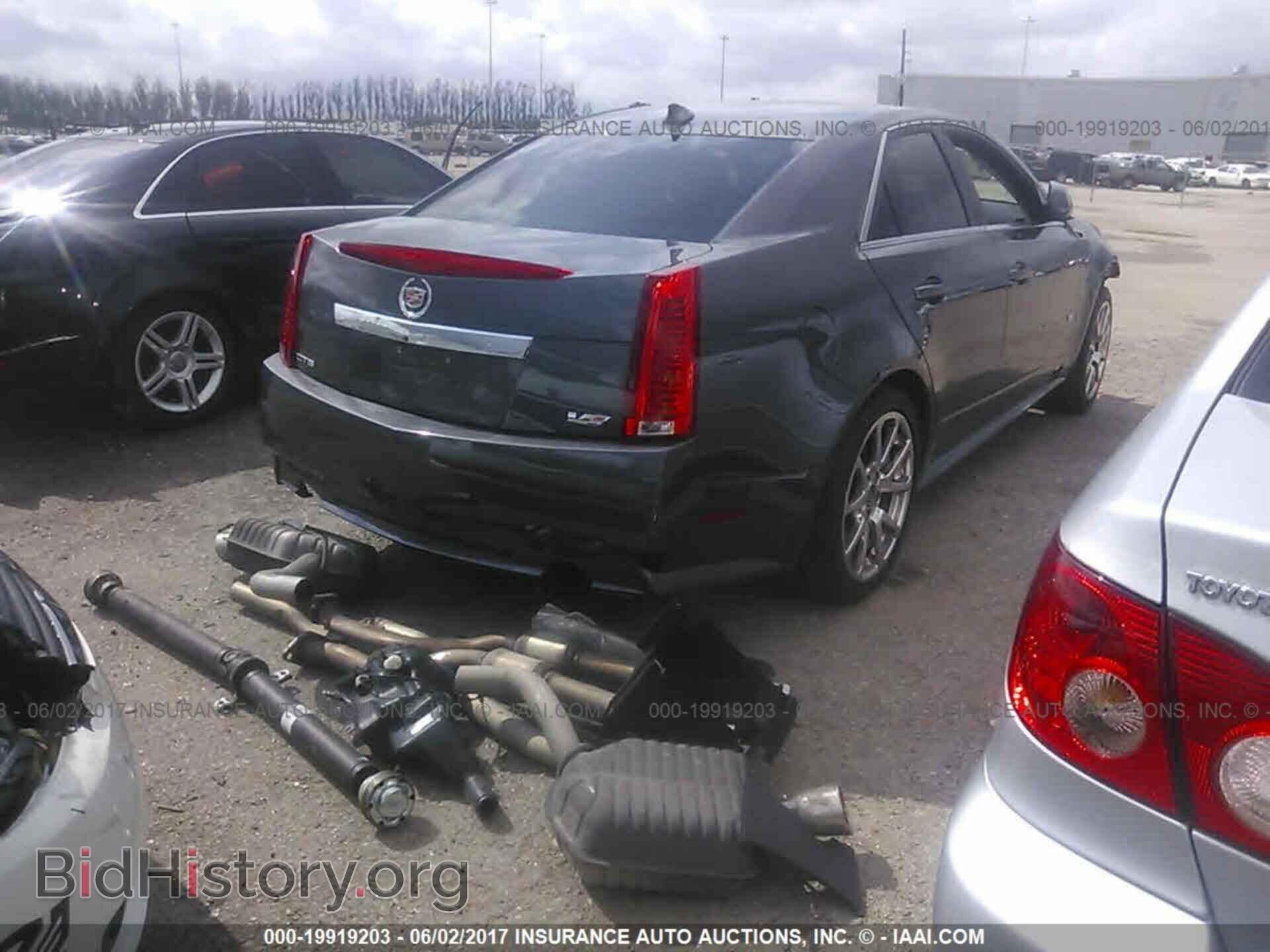 2011 Cadillac Cts-v - VIN: 1G6DV5EPXB0140407 - Фото 4