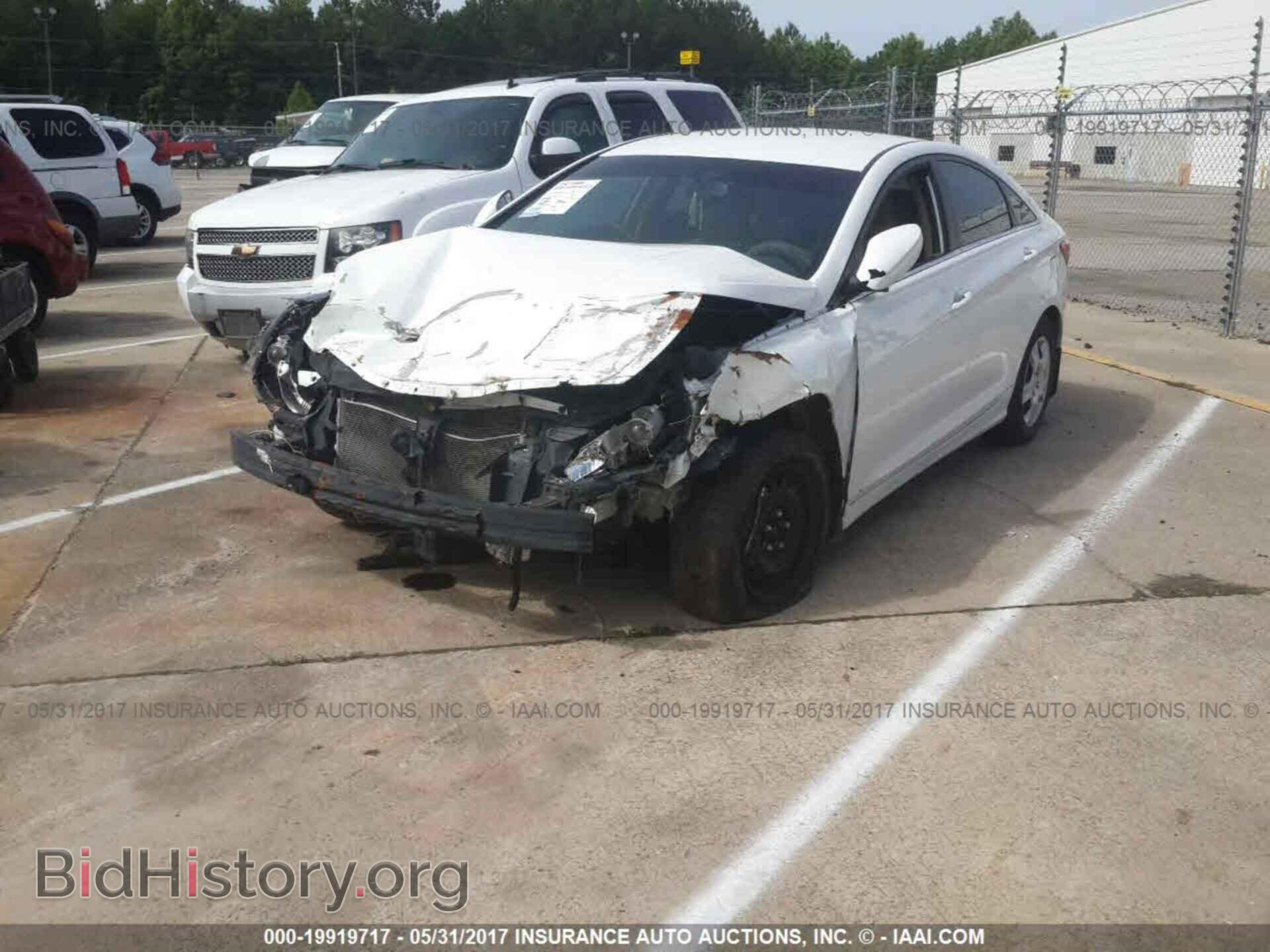 2012 Hyundai Sonata - VIN: 5NPEB4AC2CH360426 - Photo 2