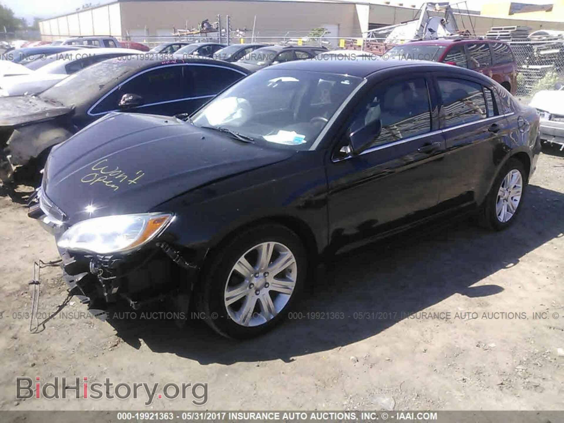 2012 Chrysler 200 - VIN: 1C3CCBBB6CN124977 - Фото 2