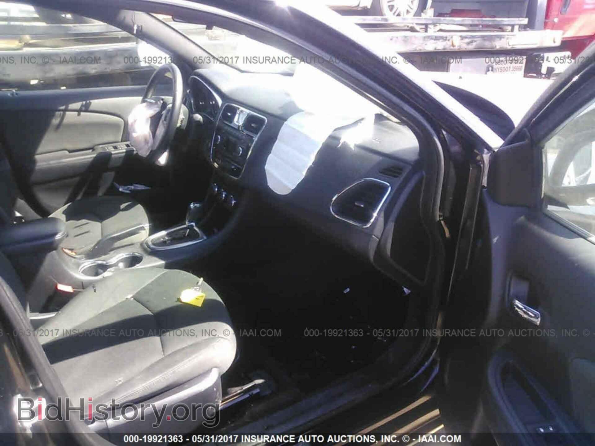 2012 Chrysler 200 - VIN: 1C3CCBBB6CN124977 - Фото 5