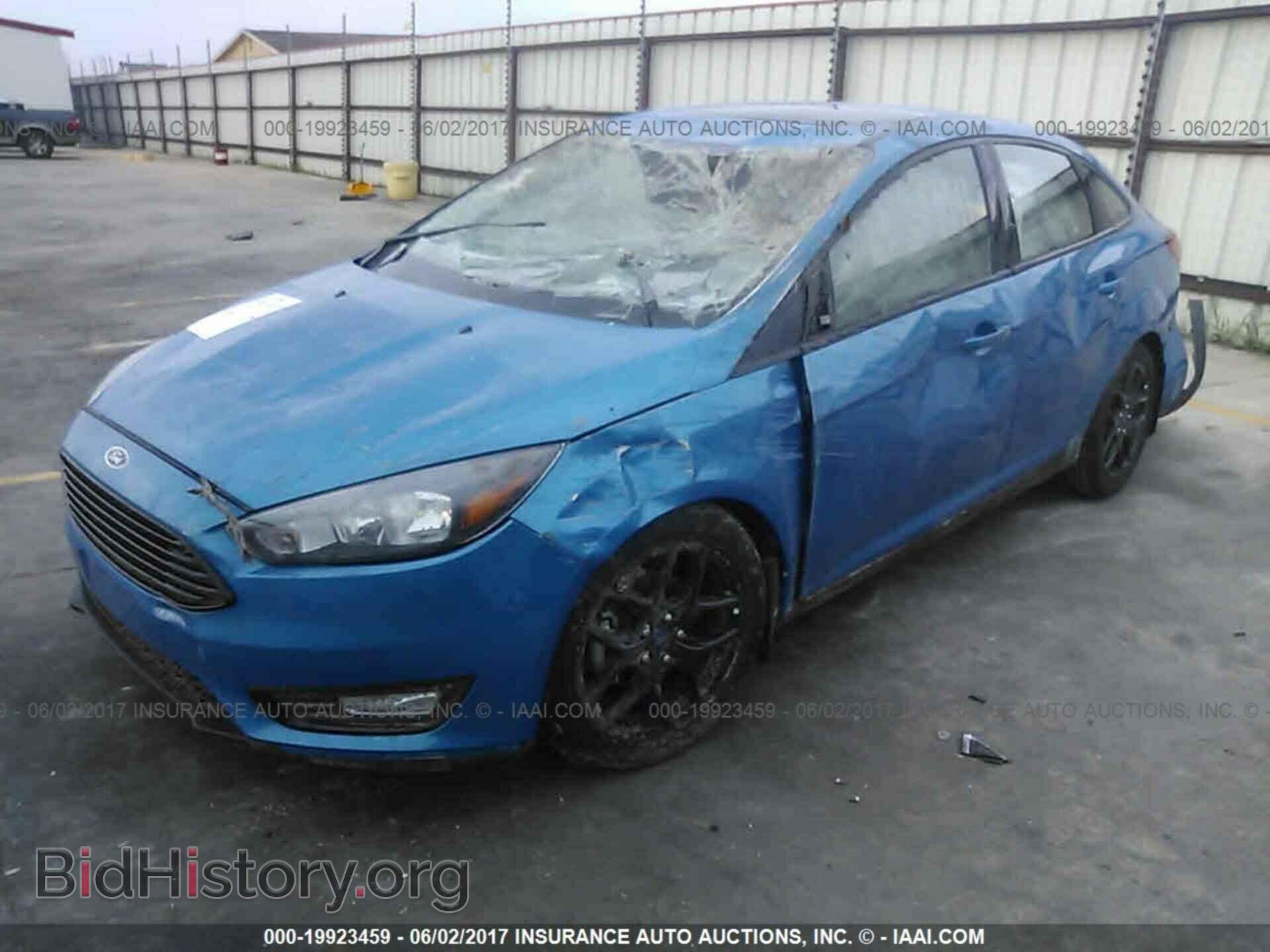 2016 Ford Focus - VIN: 1FADP3FE3GL275281 - Фото 2