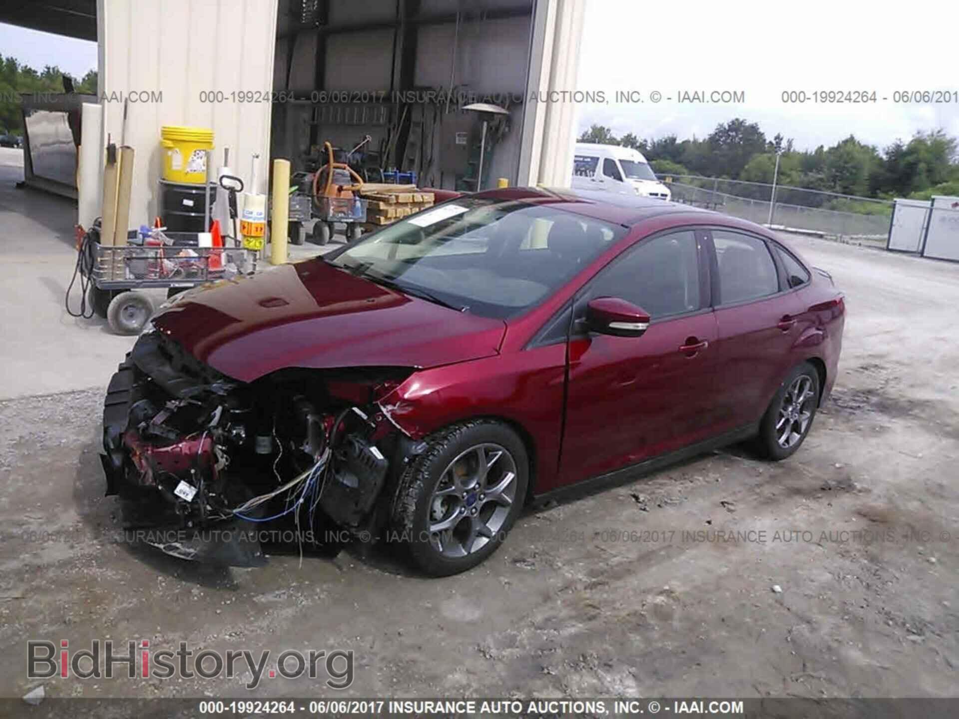 2013 Ford Focus - VIN: 1FADP3F23DL288405 - Photo 2