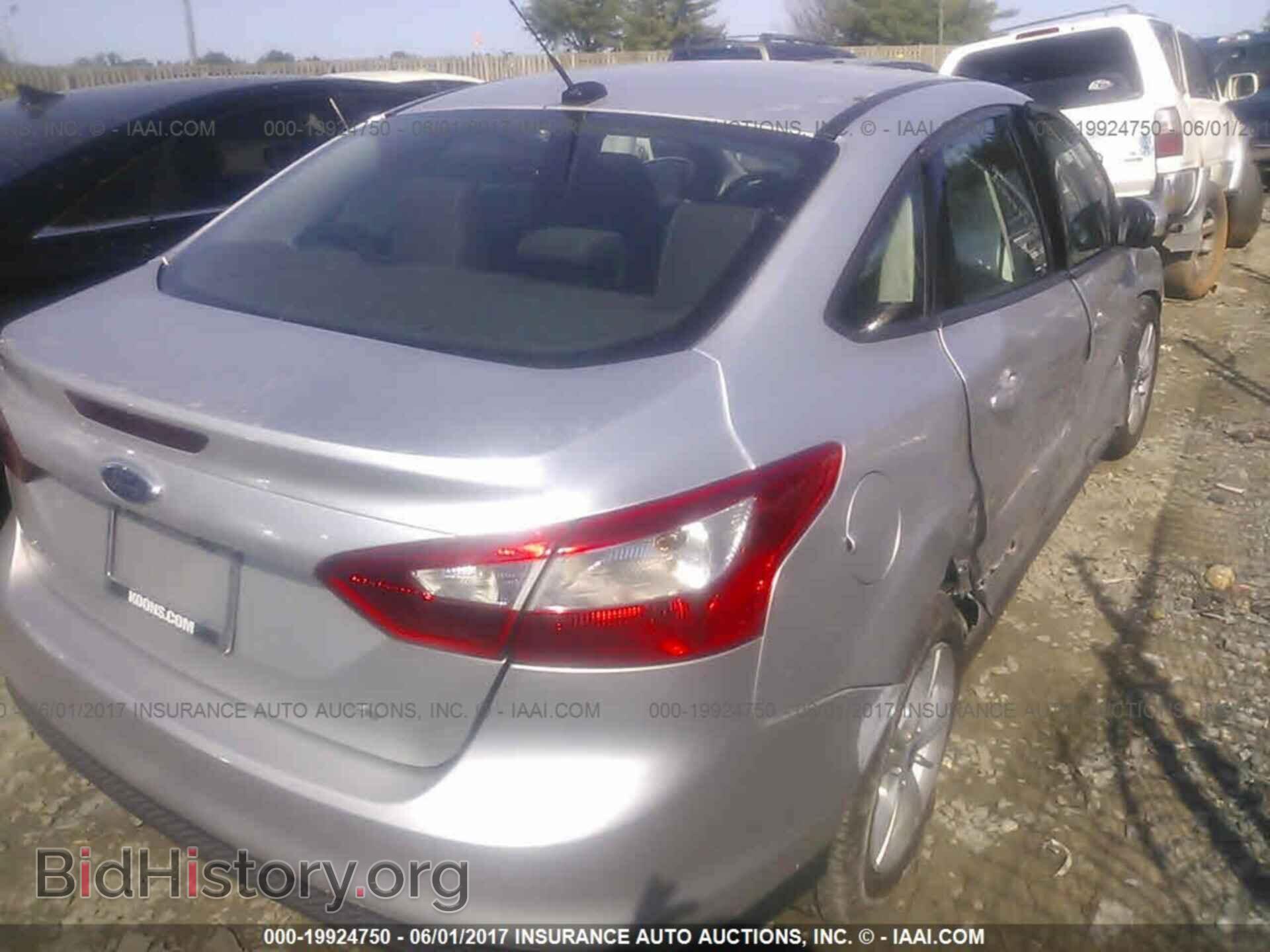2013 Ford Focus - VIN: 1FADP3F2XDL323389 - Фото 4