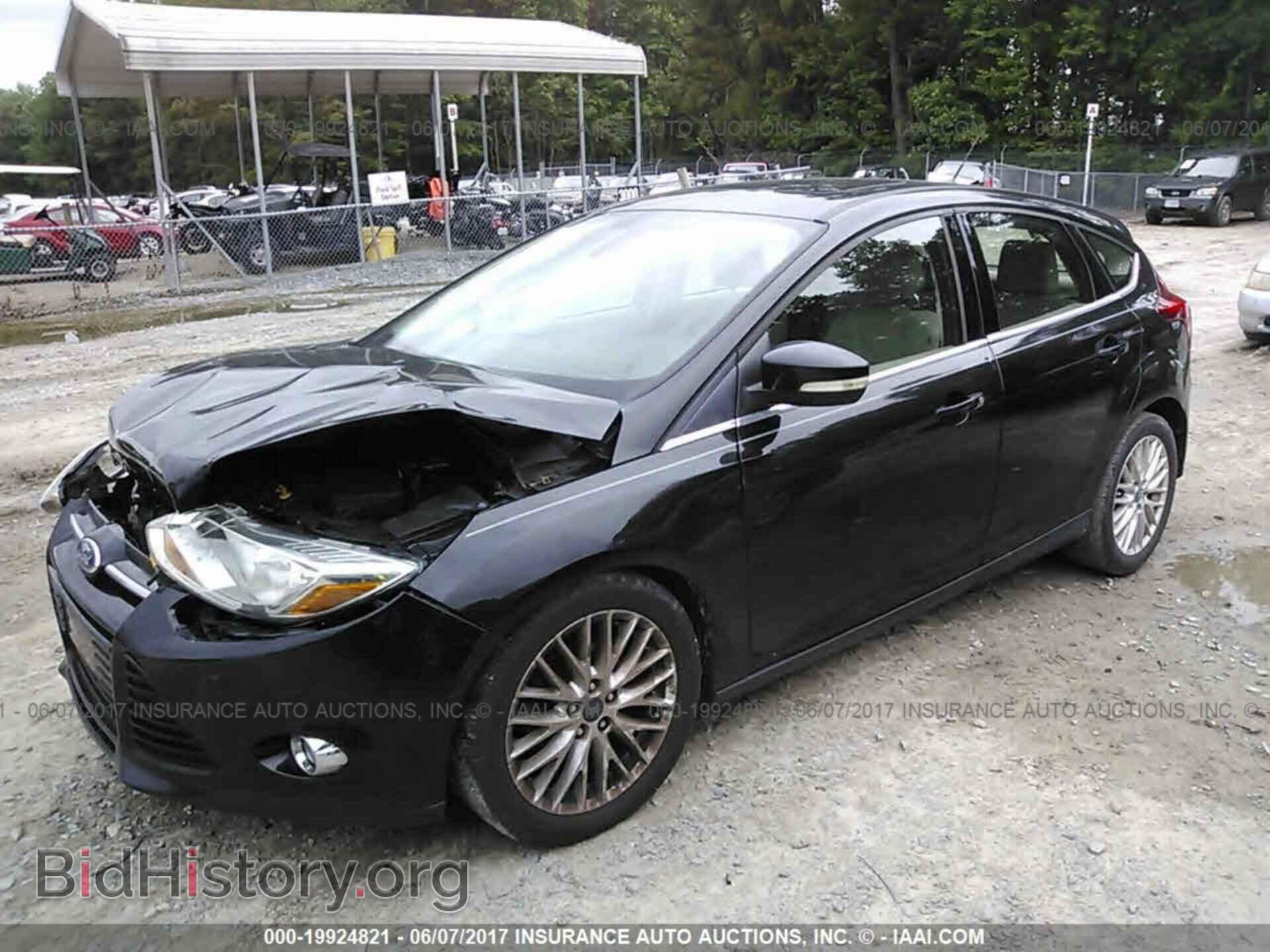 2012 Ford Focus - VIN: 1FAHP3M29CL138558 - Фото 2