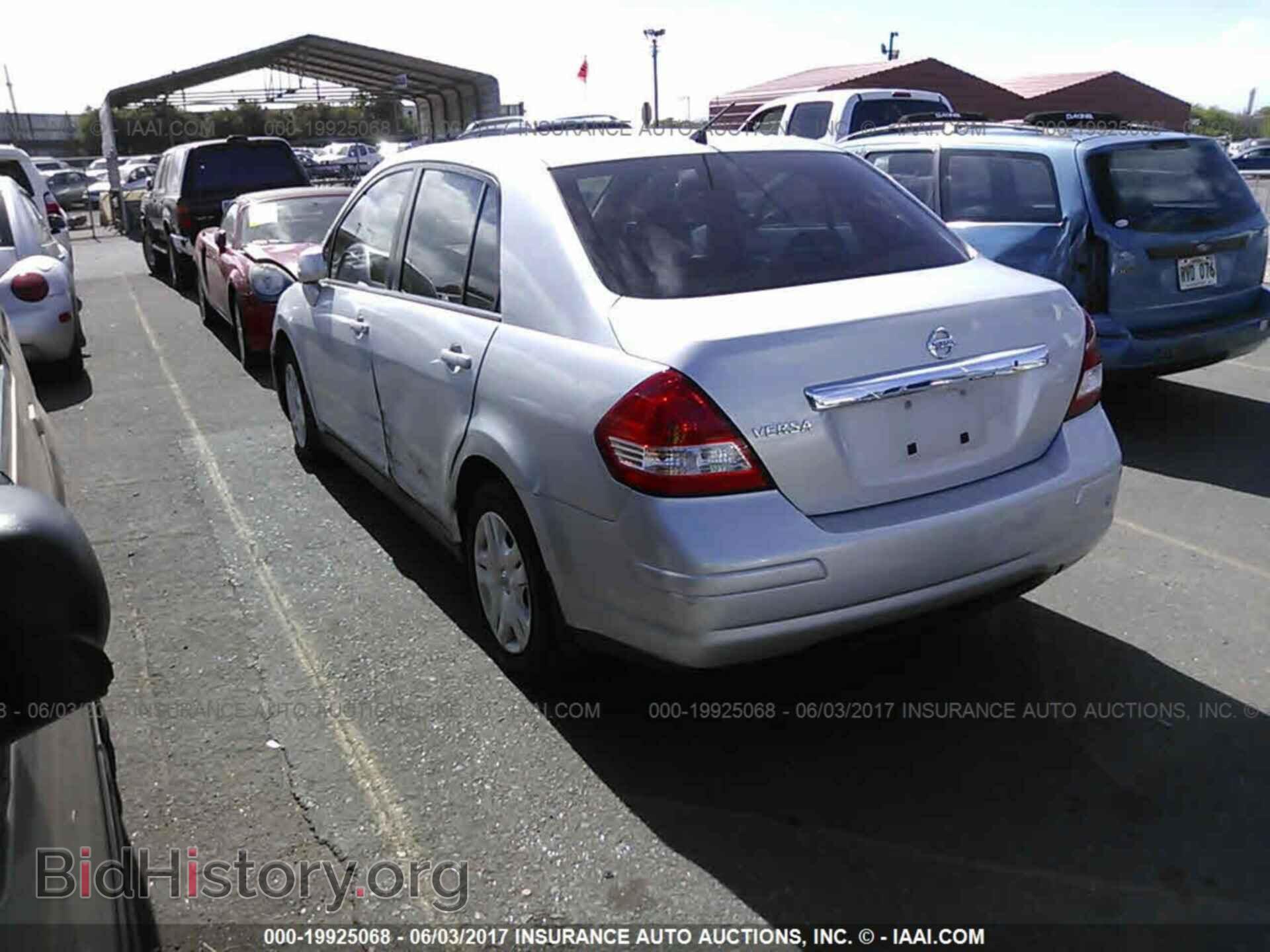 2011 Nissan Versa - VIN: 3N1BC1AP3BL445732 - Фото 3