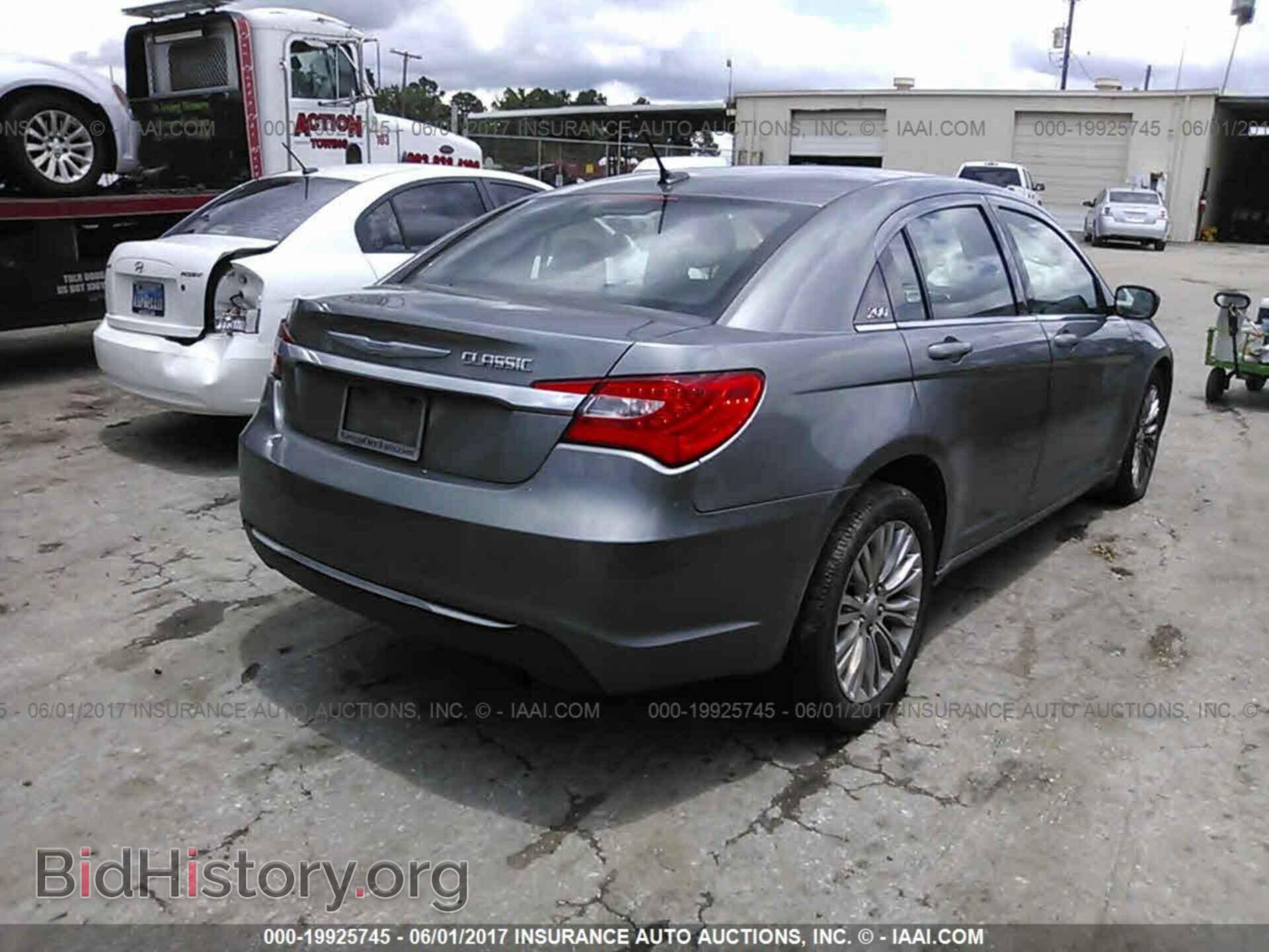 2012 Chrysler 200 - VIN: 1C3CCBAB3CN104235 - Фото 4