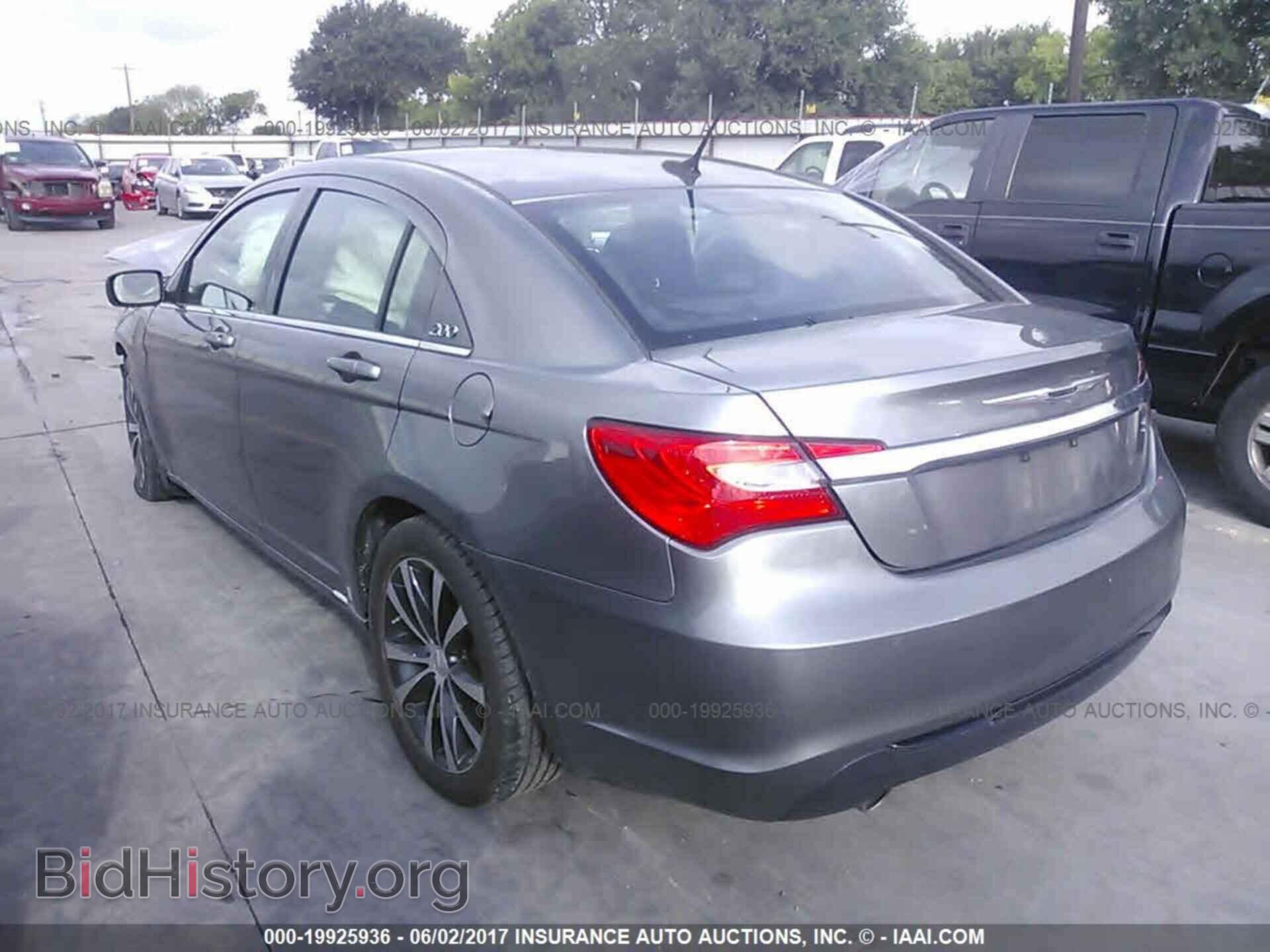 2013 Chrysler 200 - VIN: 1C3CCBBG7DN747540 - Фото 3