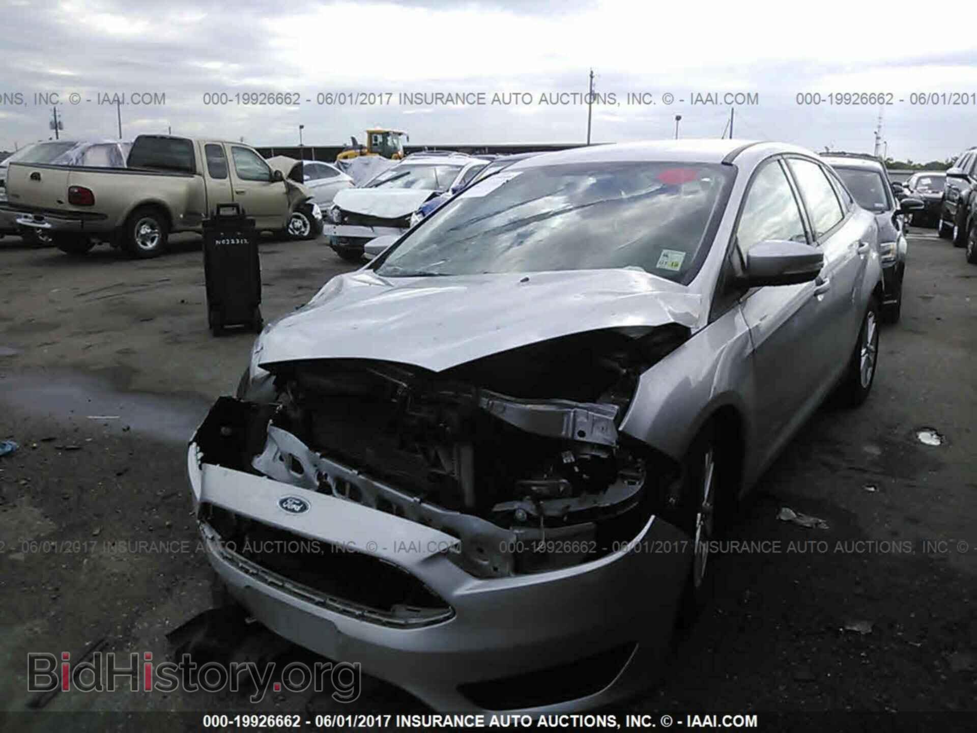 2016 Ford Focus - VIN: 1FADP3F24GL205262 - Фото 2