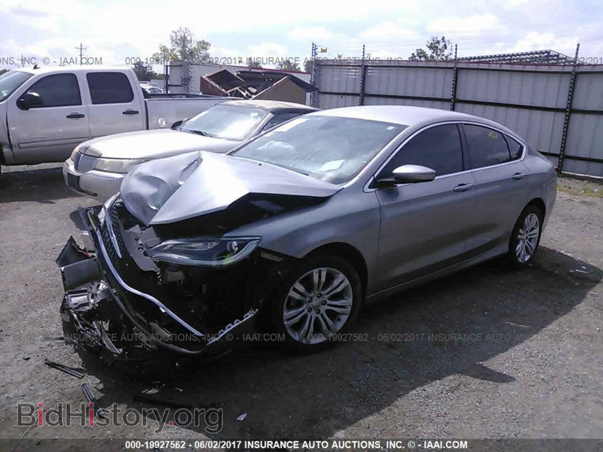 2015 Chrysler 200 - VIN: 1C3CCCAB4FN686422 - Photo 2